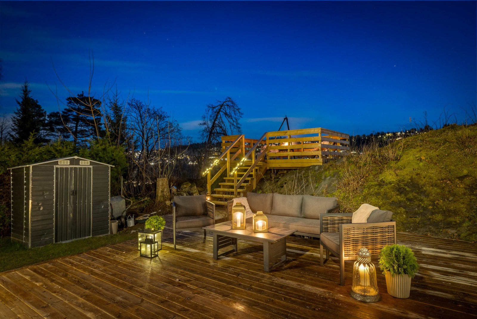 Fantastisk uteområde med flere sosiale soner Galleribilde