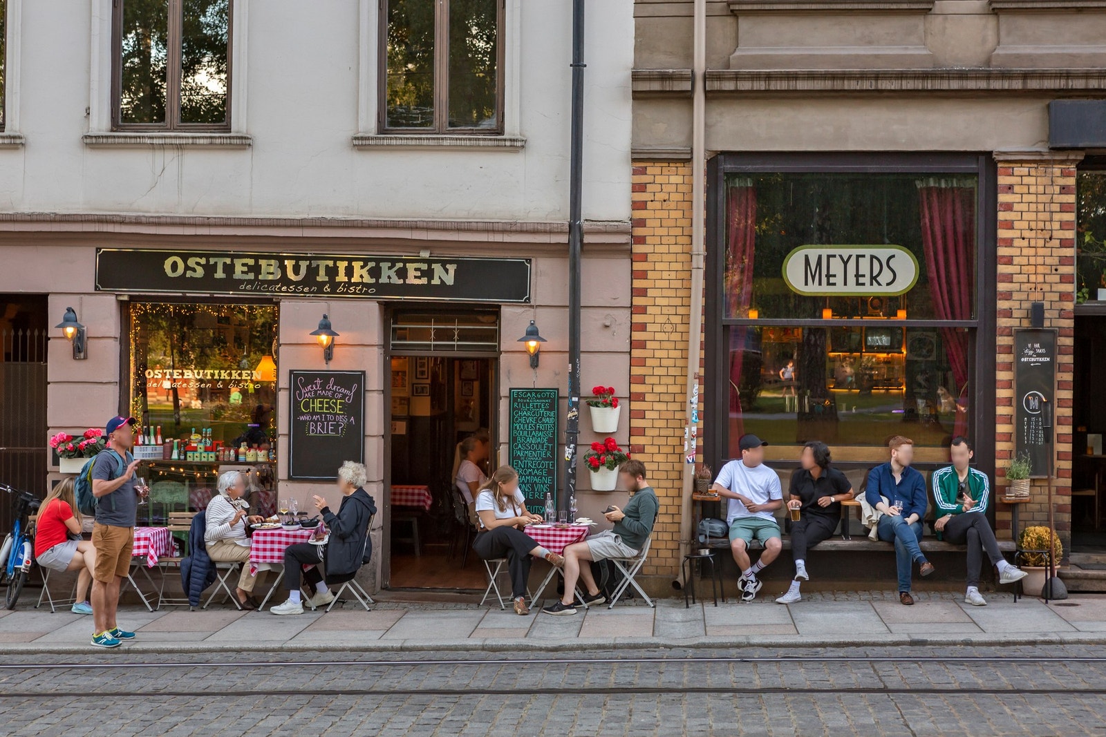 Grünerløkka er kjent for sitt pulserende kafé- og uteliv. Galleribilde