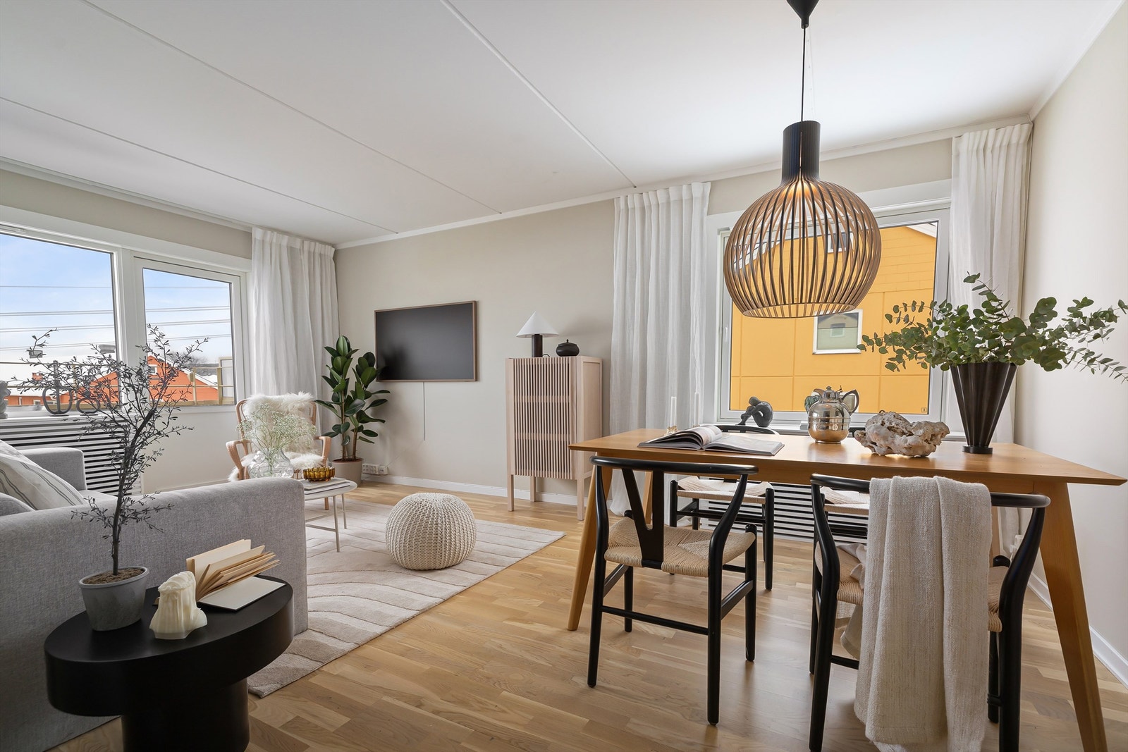 Leiligheten er tilknyttet Tonsenjordet borettslag, som er et svært populært og barnevennlig borettslag. Galleribilde