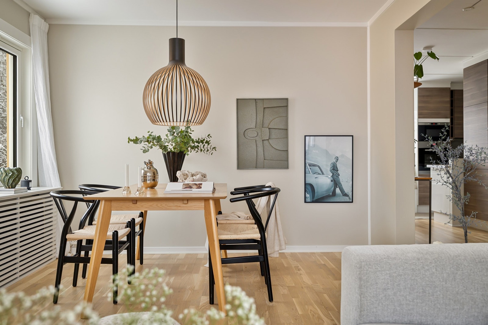 Her får hele familien fint plass rundt spisebordet! Galleribilde