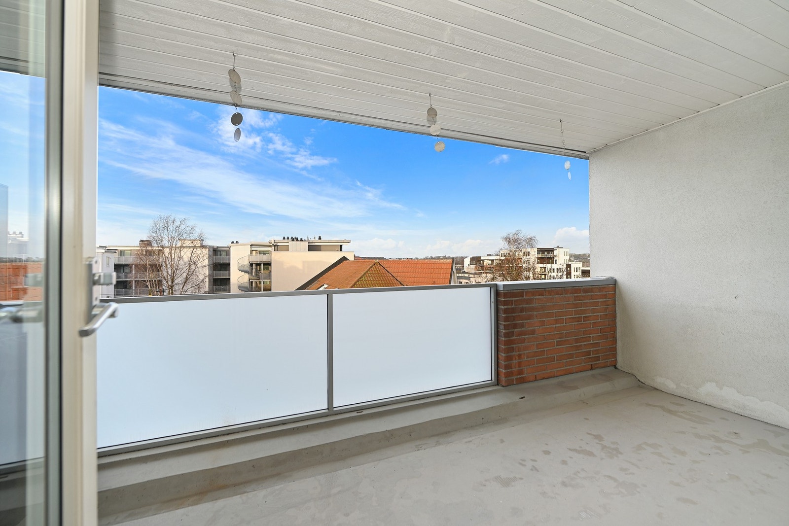 Vestvendt balkong på ca 13 kvm Galleribilde