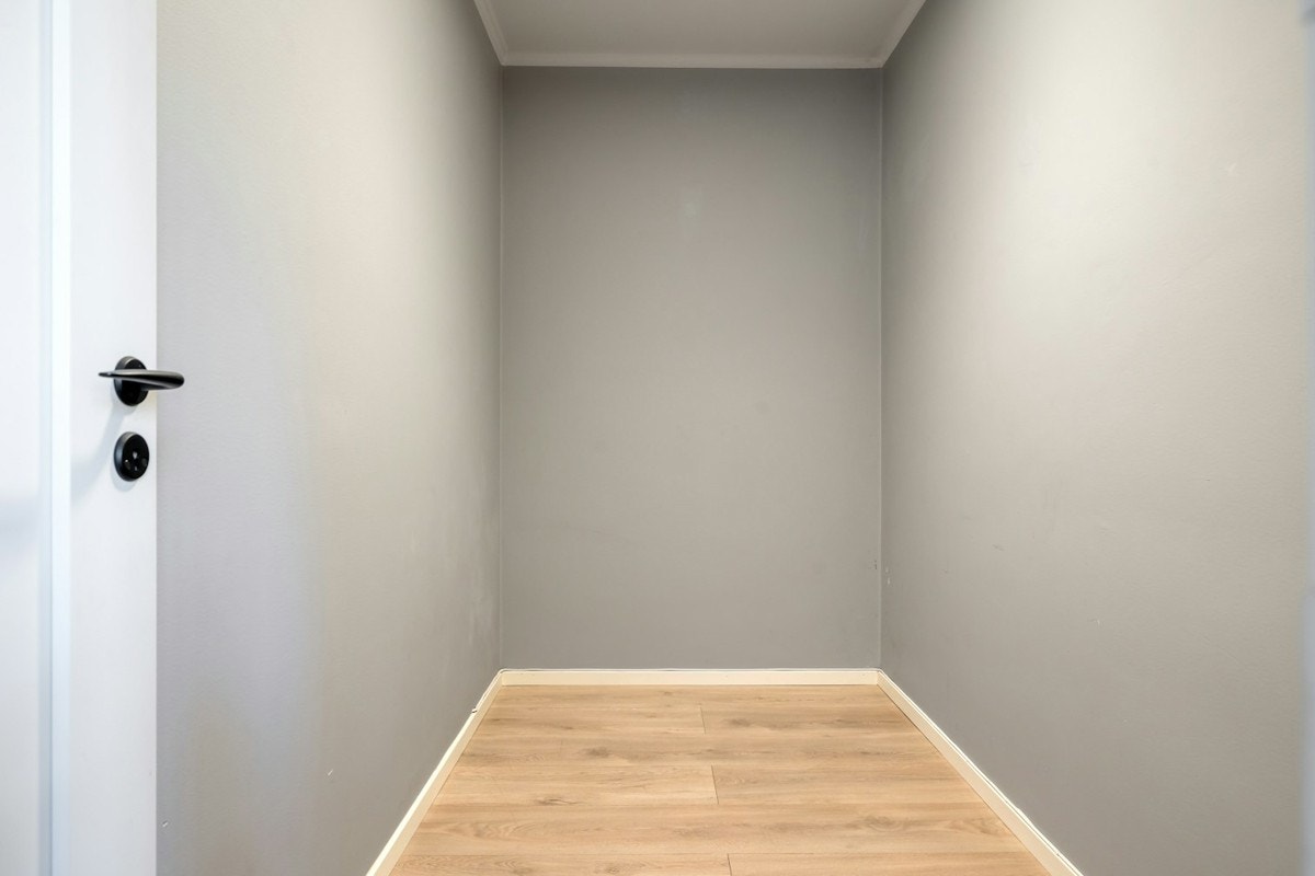 I leiligheten er det en romslig bod med god plass til oppbevaring Galleribilde
