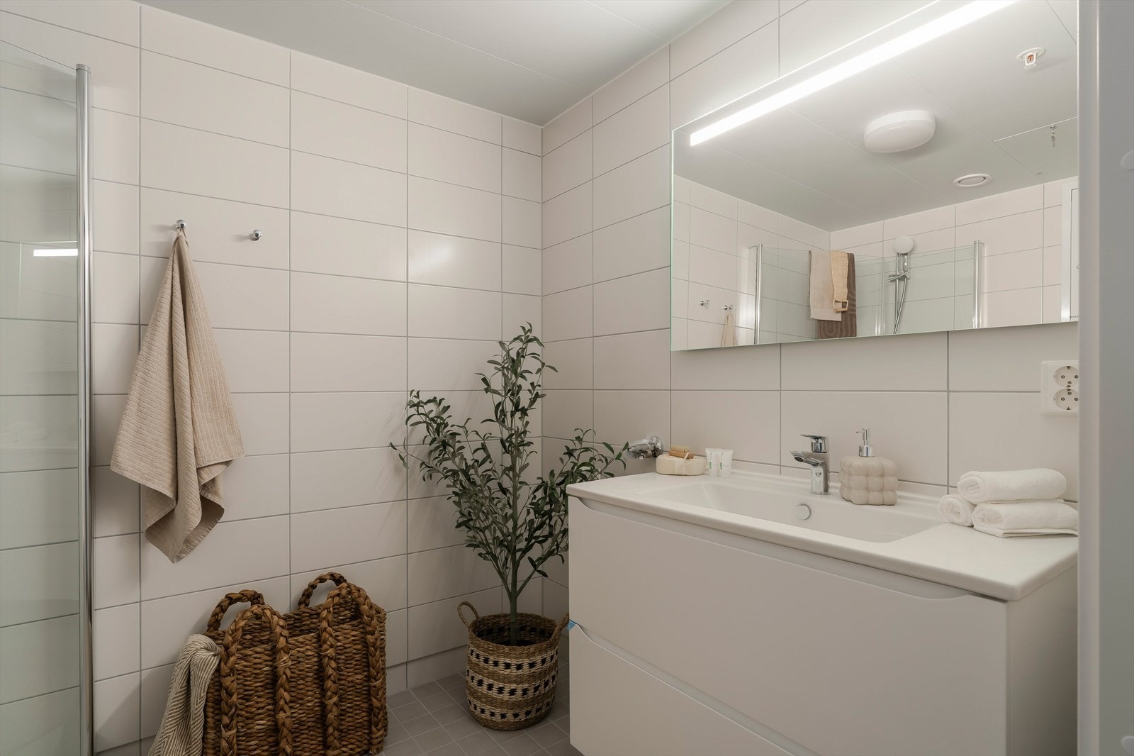 Leiligheten ble ferdistilt i 2026 og har 5 års nyboliggaranti. Galleribilde