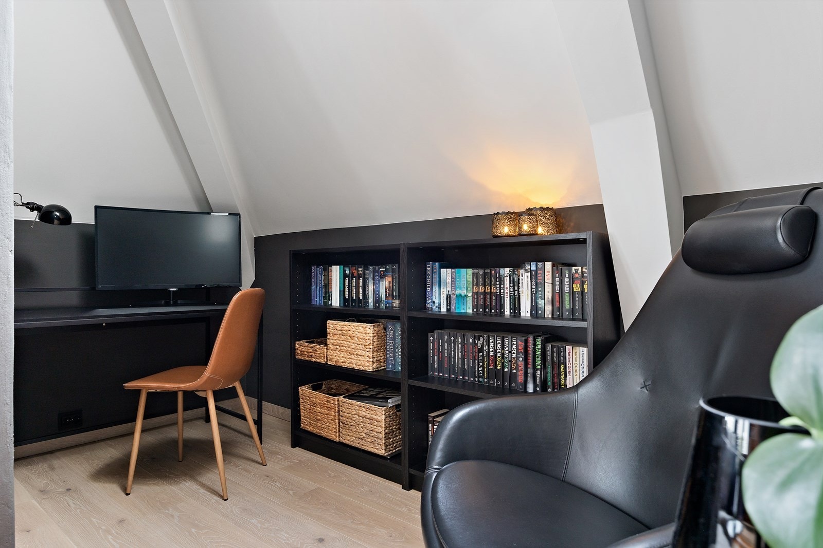 Hjemmekontorløsning i stue. Galleribilde