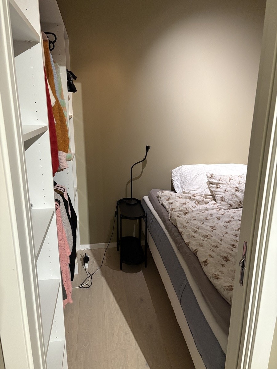 Plass til dobbeltseng 140/150cm Galleribilde