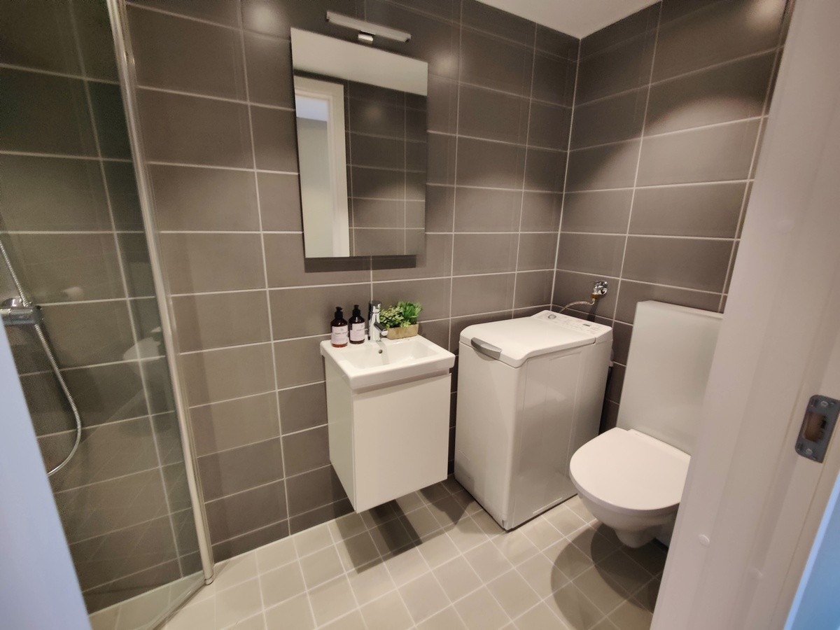 Vaskemaskin er på plass Galleribilde