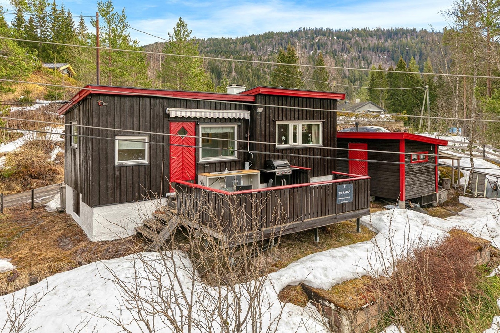 Line Jorung i EIE eiendomsmegling ønsker deg velkommen til denne koselige areal effektive hytta på Bjørgesenter/Harestua Galleribilde