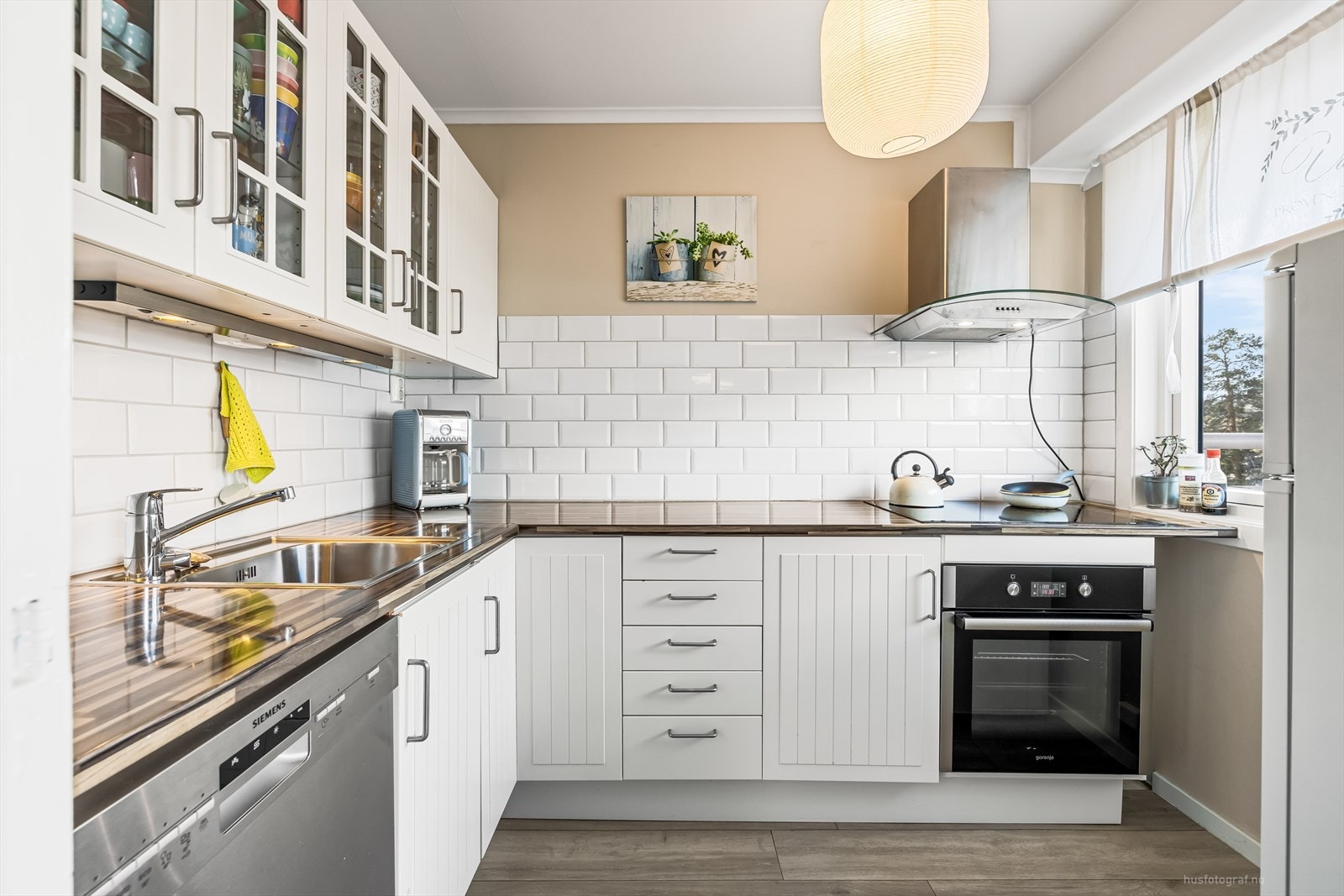 Det er godt med skap- og benkeplass Galleribilde