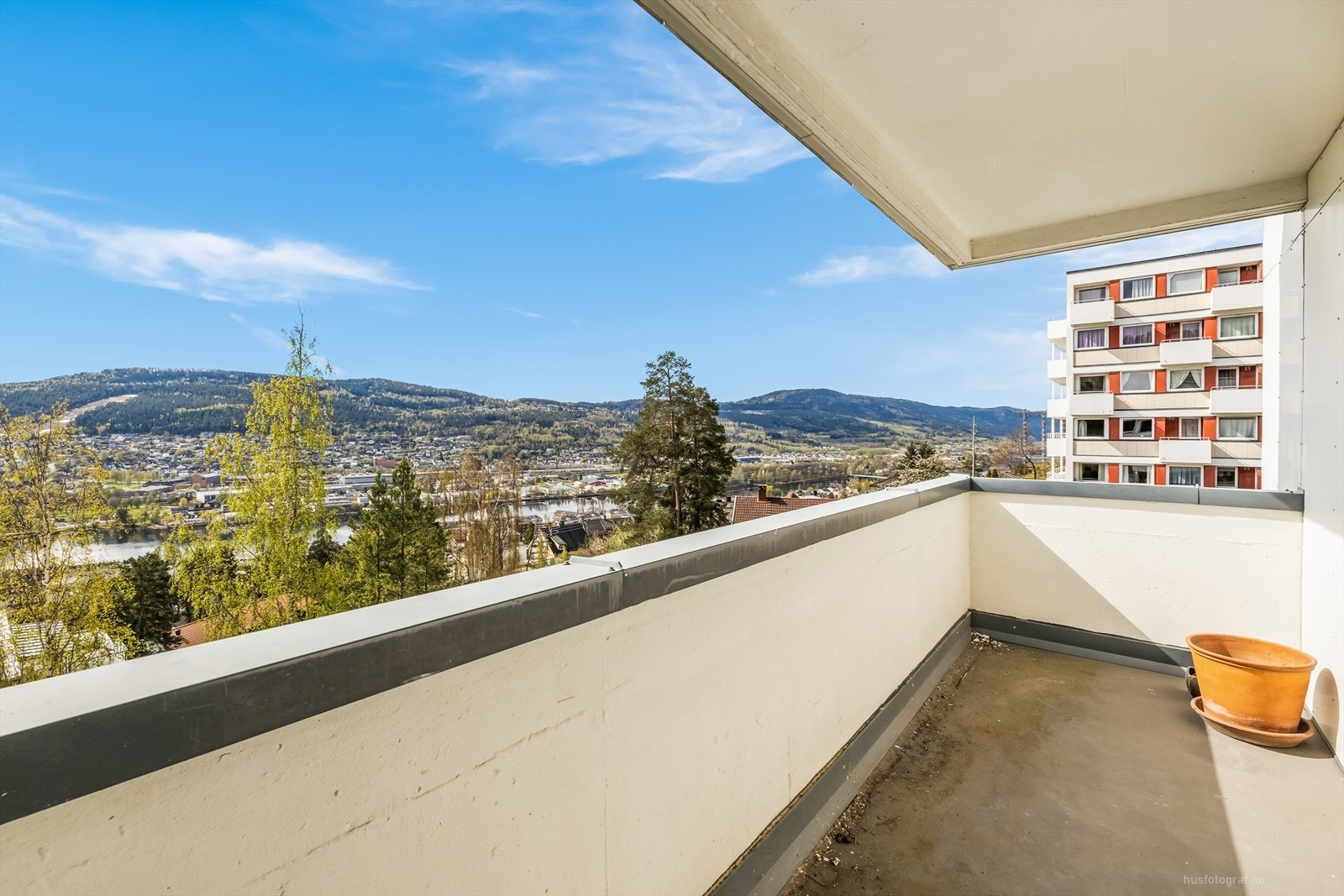 Felles terrasse med flott utsikt Galleribilde