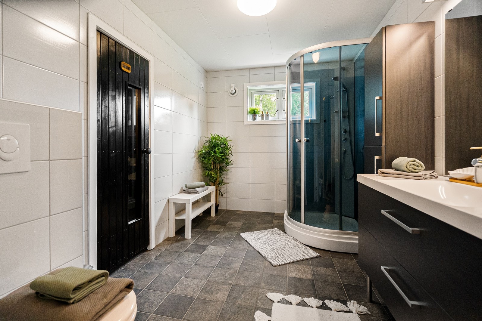 Innenfor badet har du badstue. Galleribilde