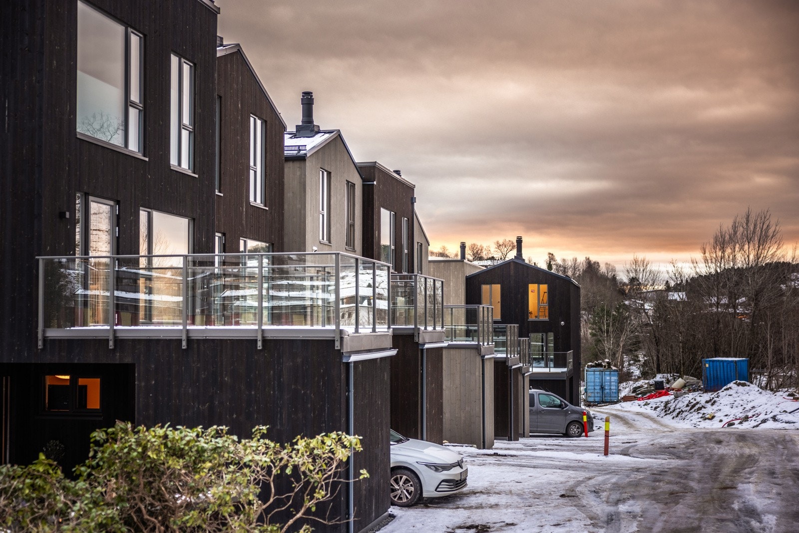 ? Praktisk sportsbod og parkering med el-lade uttak ved egen inngang ? Galleribilde