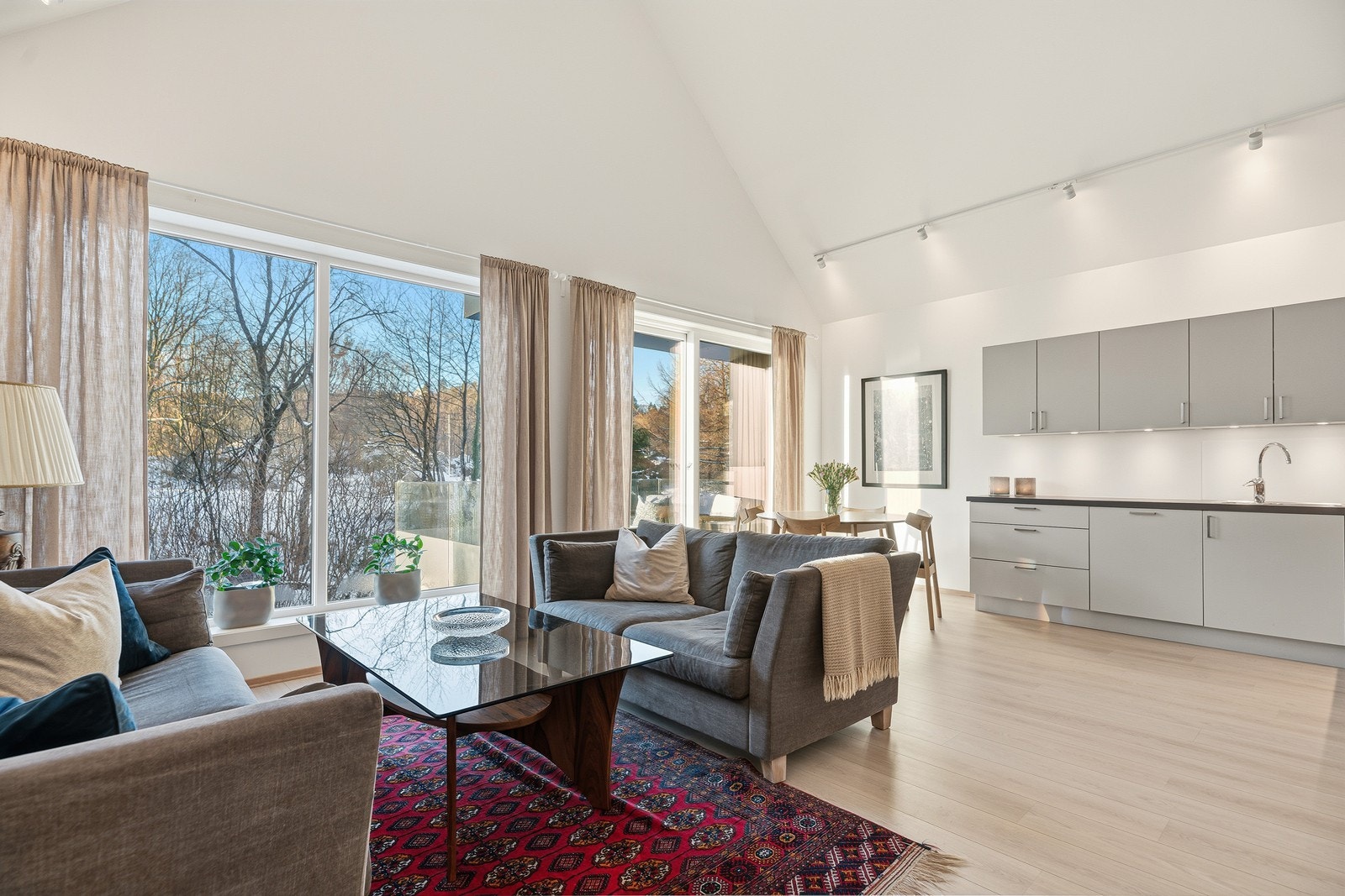 Velkommen til Strømmeveien 80! Boligen er presentert av Andre Sandvik v/Aktiv Eiendomsmegling avd. Kristiansand. Galleribilde