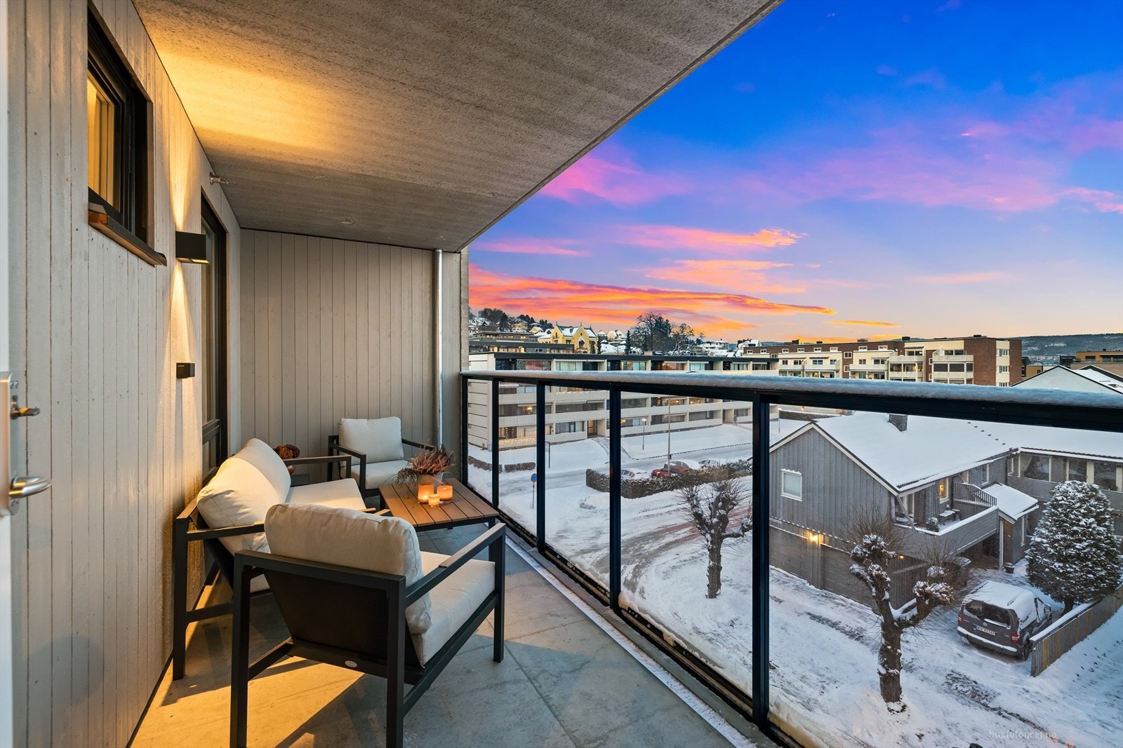 Tiltalende og nyere 3-roms selveier i Art Garden - Flott planløsning - Garasje - Gangavstand til sykehus og jernbanen! Galleribilde