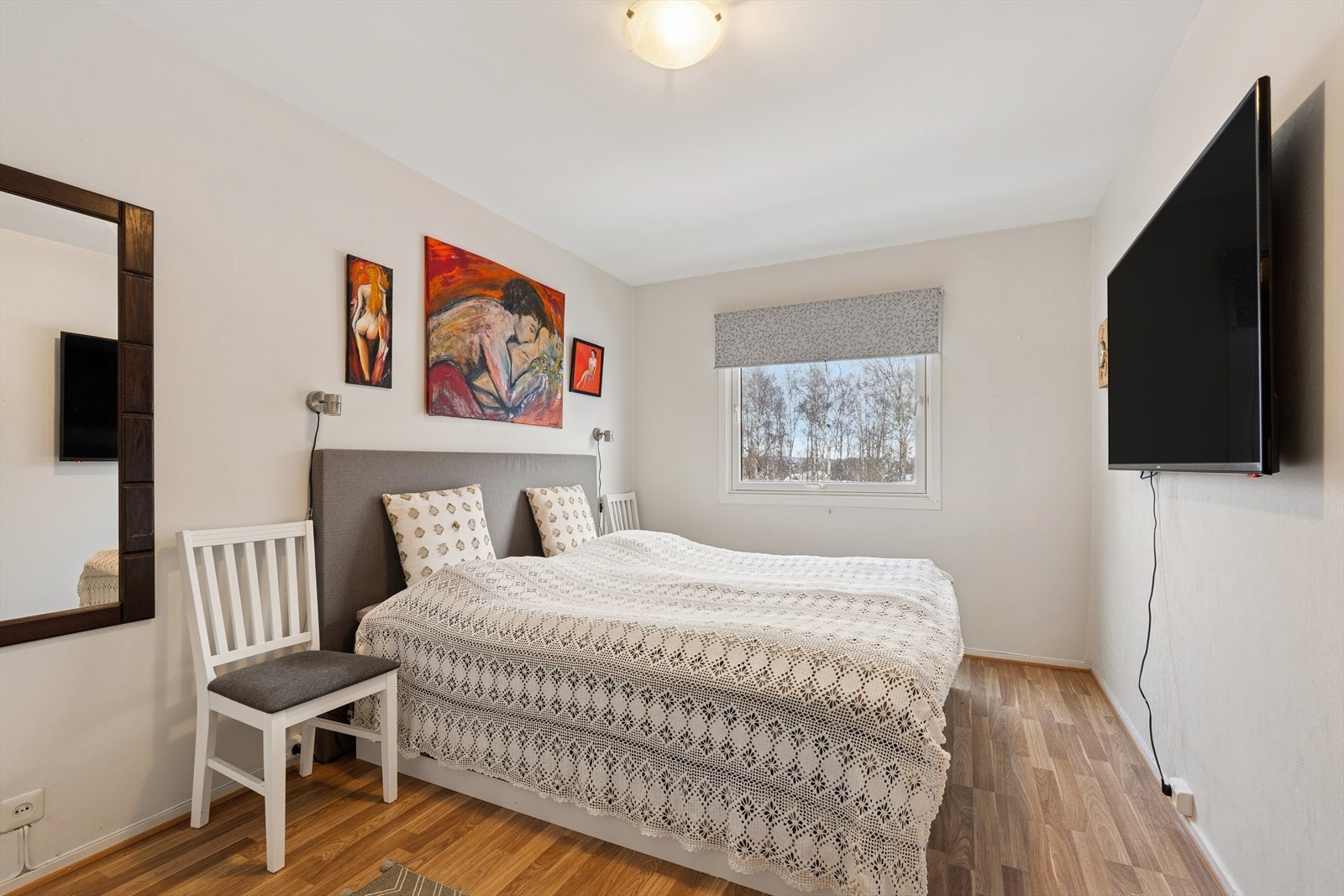 Soverommet har romslig garderobe. Galleribilde