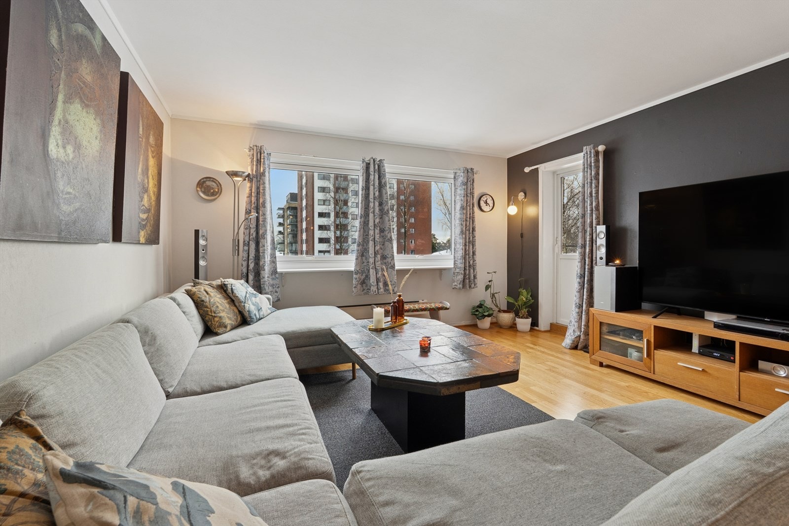 DNB Eiendom v/Veronika Bjønnes har gleden av å presentere en fin obligasjonsleilighet med 2 soverom beliggende i 4. etg. Galleribilde