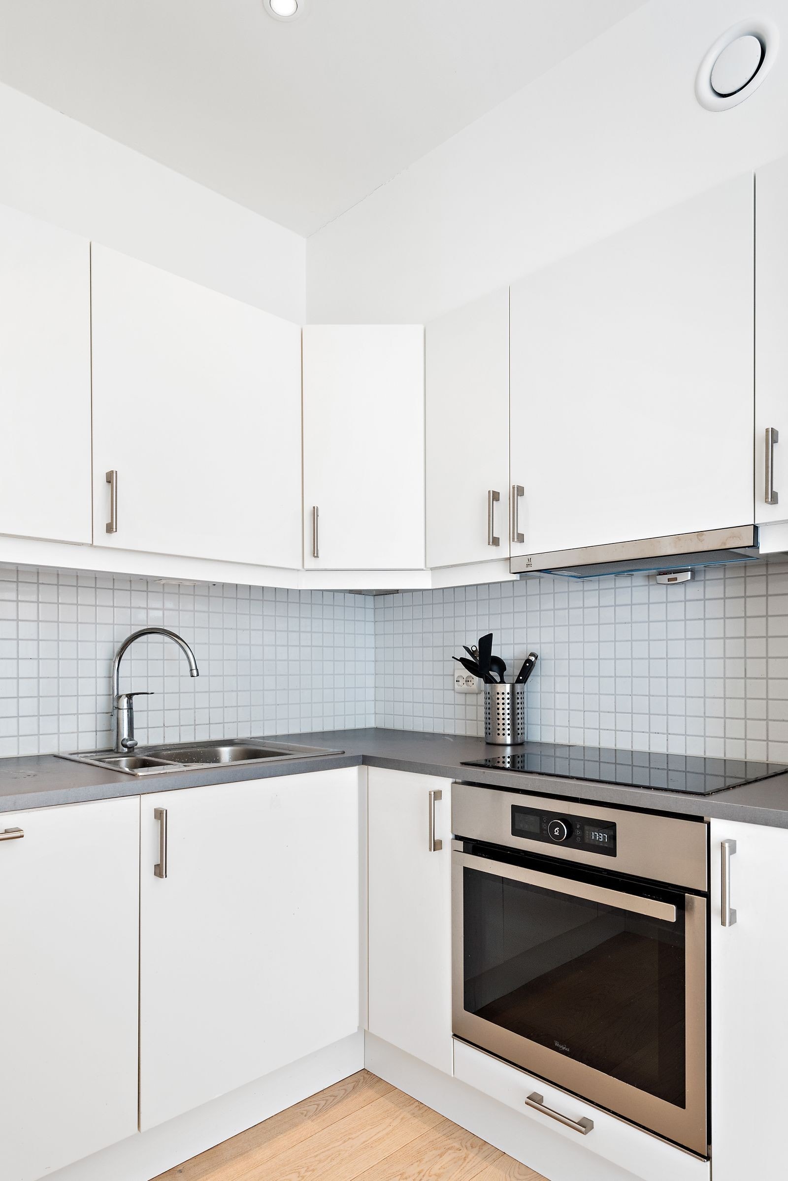 Åpen stue/kjøkken løsning i 3.etg gjør leiligheten svært arealeffektiv. Galleribilde