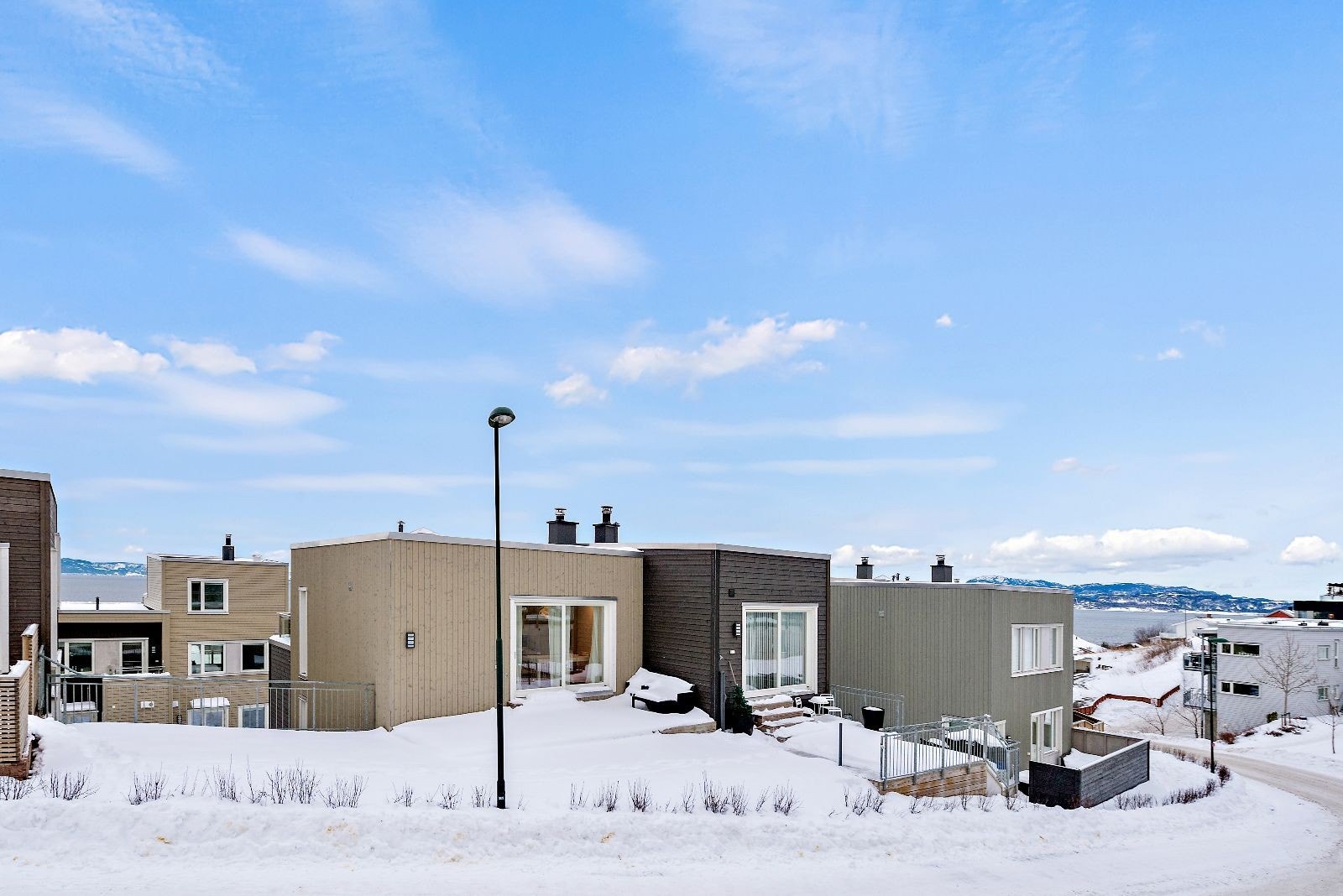 Rolig og fint nabolag, godt tilrettelagt også for barnefamilier. Galleribilde