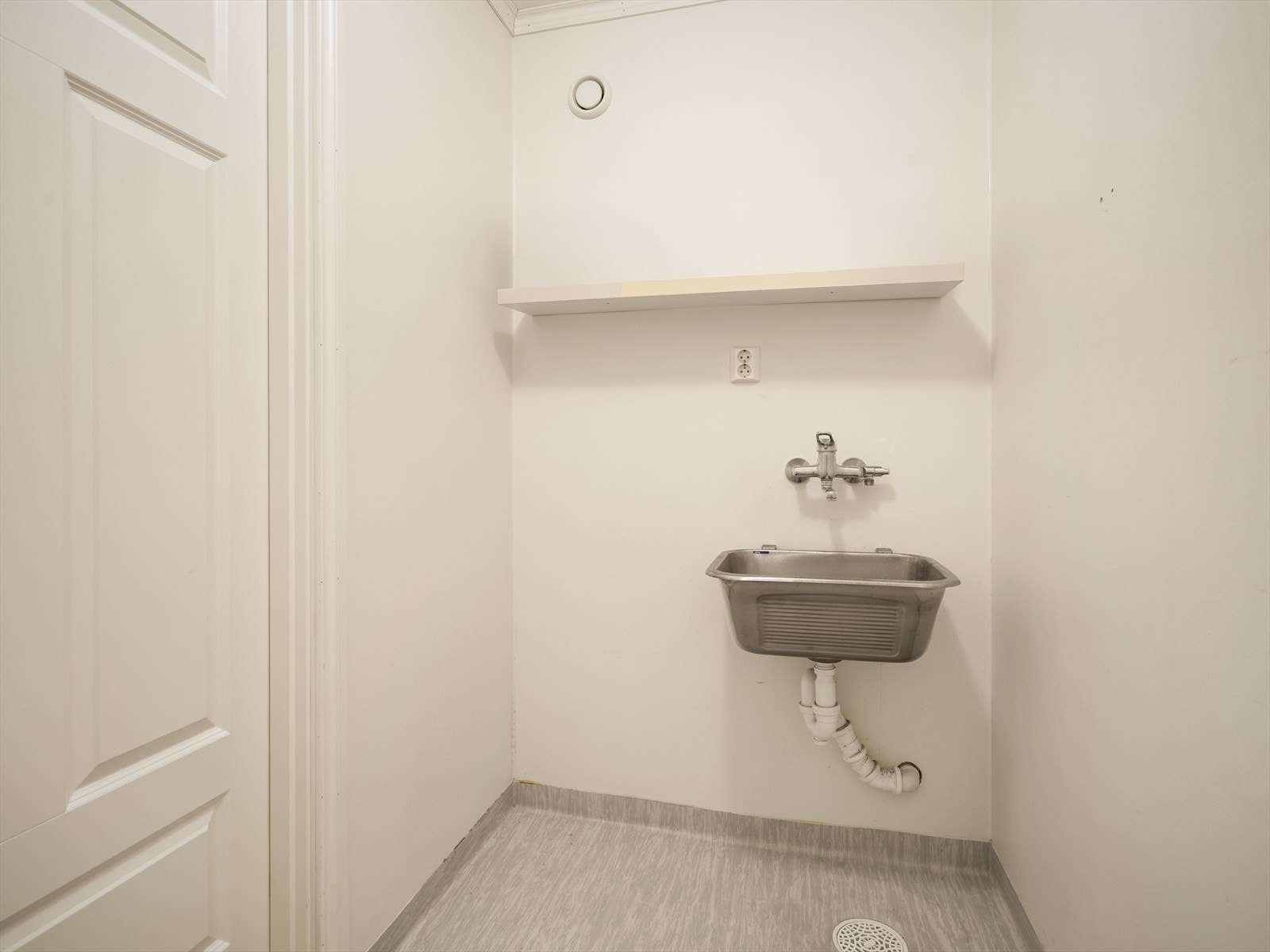 Vaskerom Galleribilde