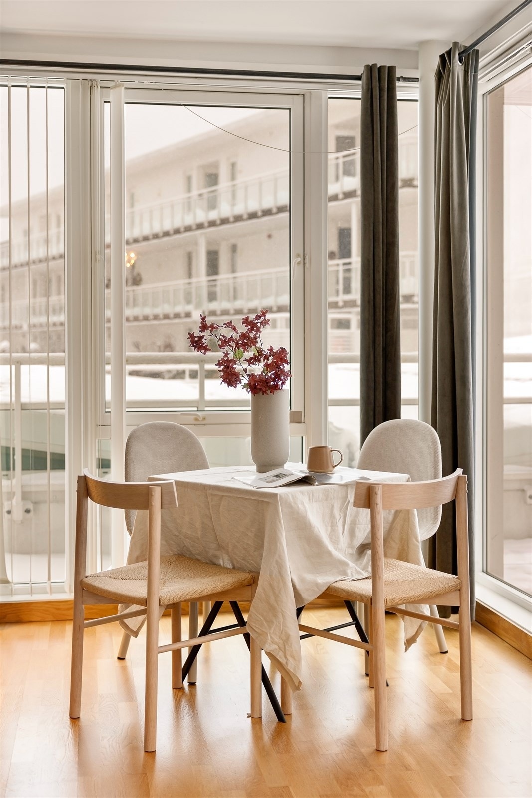 Plass for spisebord Galleribilde