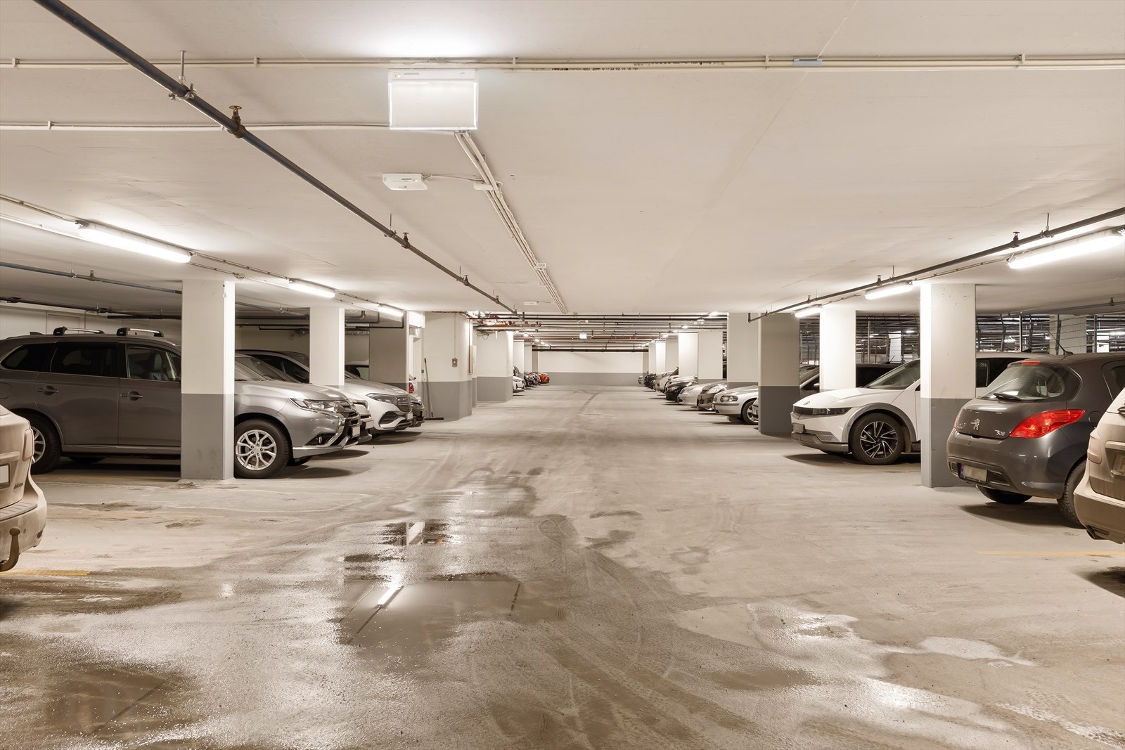 Det medfølger plass i felles garasje kjeller Galleribilde