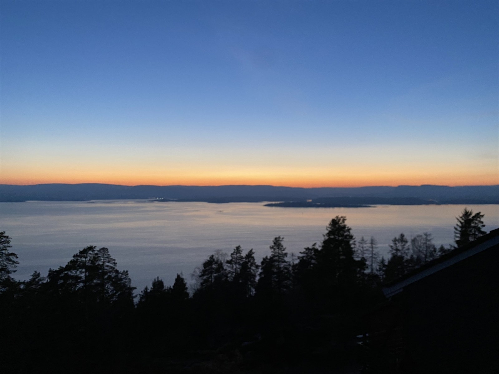 Fjorden er et levende maleri i stadig endring. Galleribilde