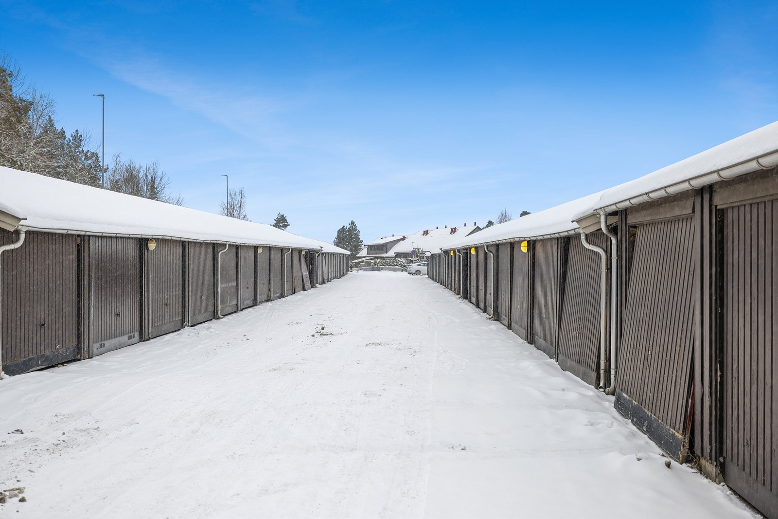 Leiligheten disponerer en garasjeplass med elbil-lader. Galleribilde