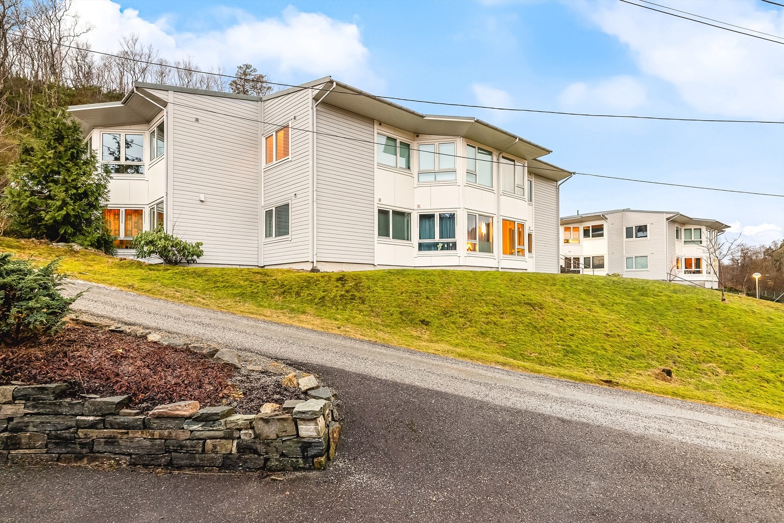 - Leiligheten har tilgang til felles takterrasse som har gode solforhold midtsommers - Galleribilde