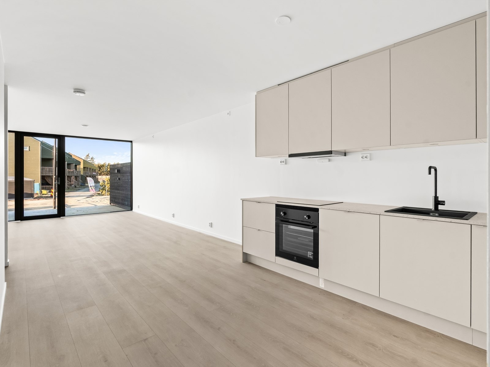 Her er det plass til et større spisebord i tilknytning til kjøkkenet. Galleribilde