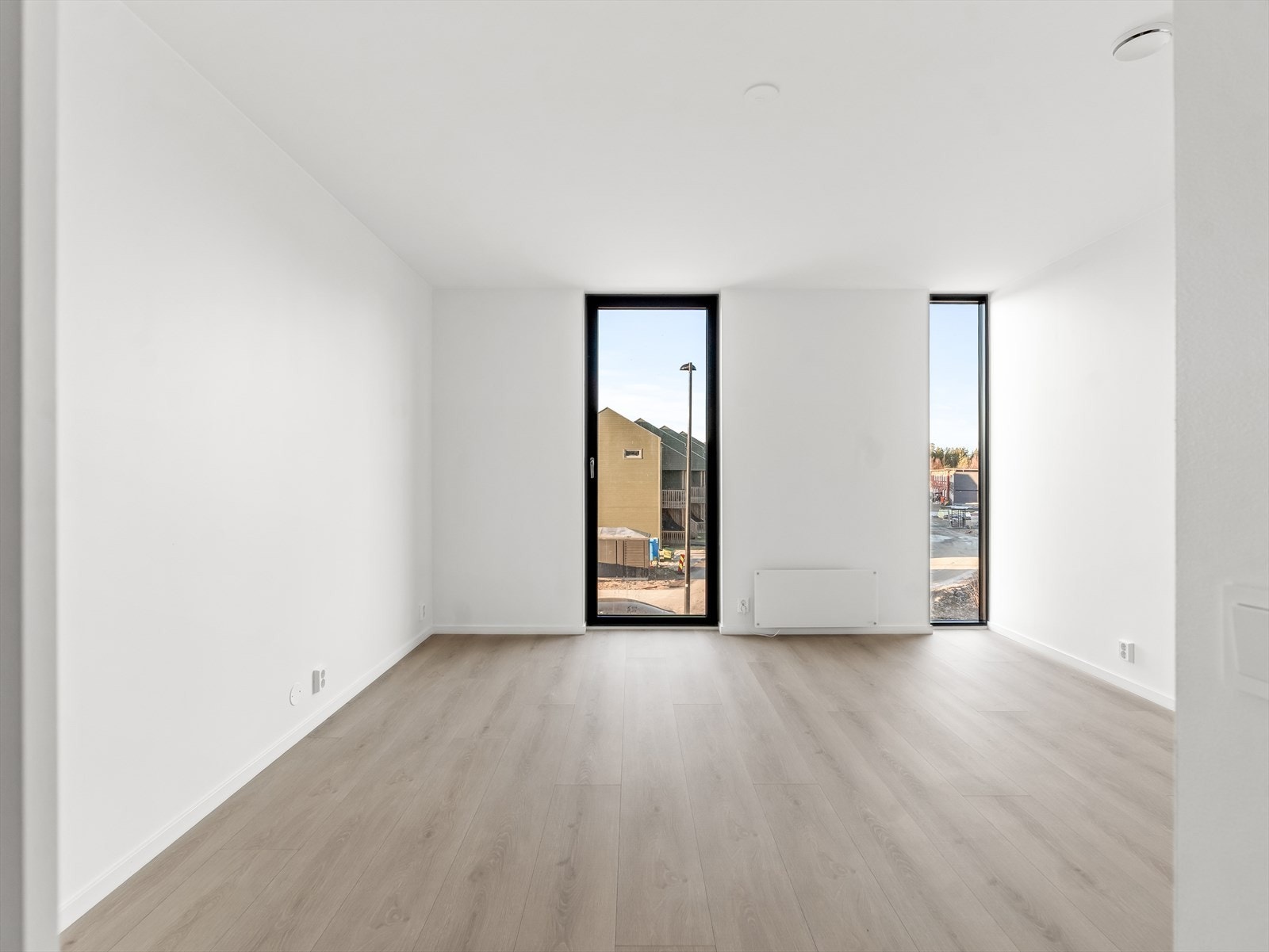 Hovedsoverommet har en svært god størrelse med god plass til både dobbeltseng og garderobeløsninger. Galleribilde