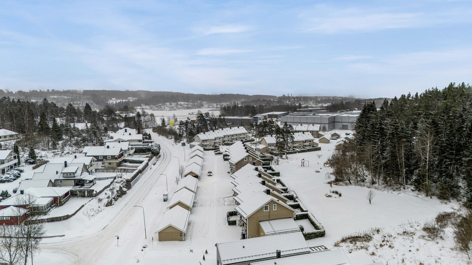 Boligen ligger flott til med kort vei til fine turområder Galleribilde