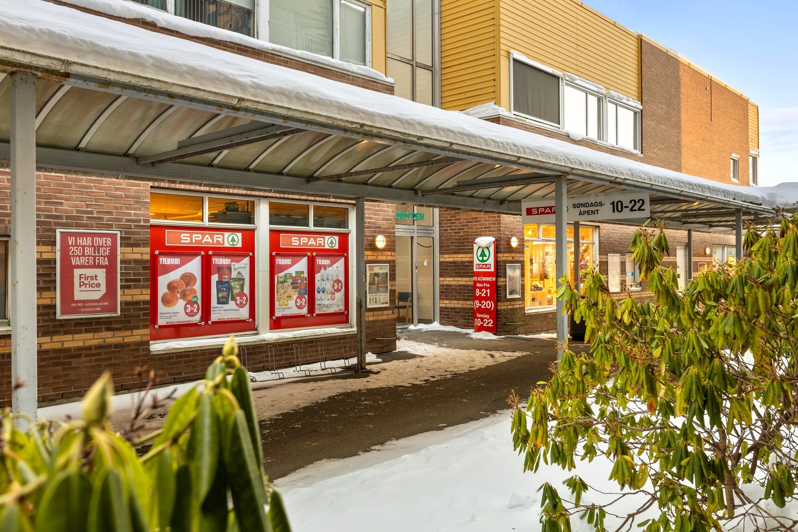 Matbutikk like ved, samt kort vei til andre sentrumsfasiliteter Galleribilde