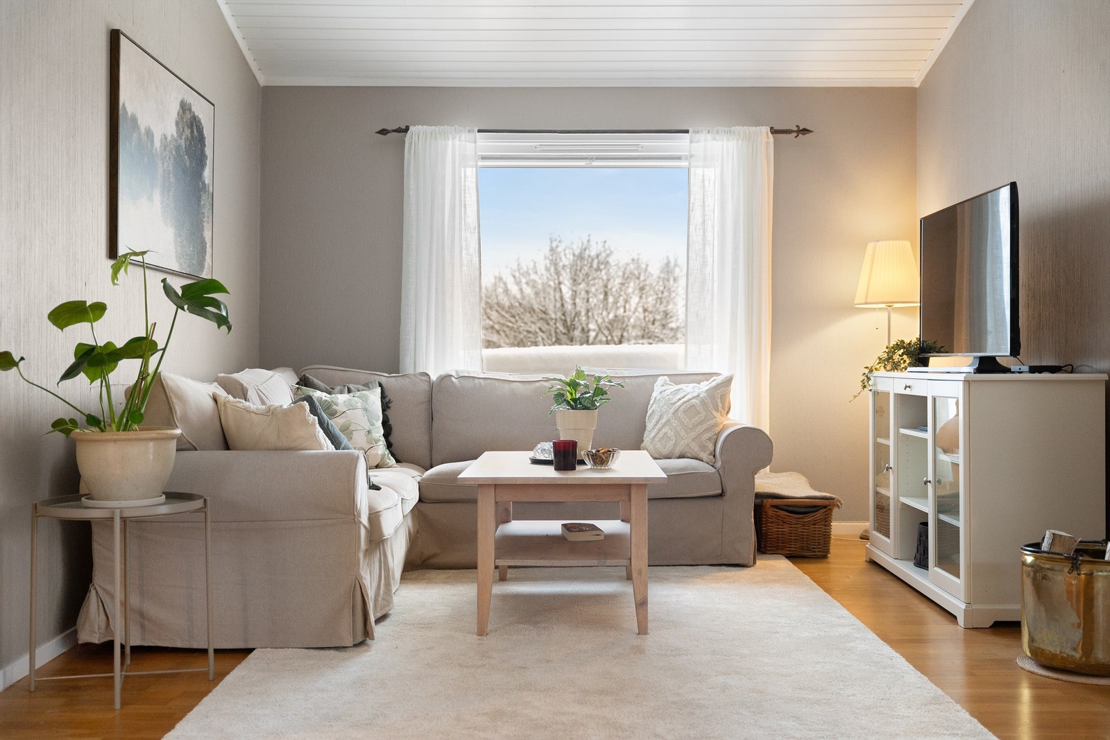 En egen TV-krok kan enkelt etableres i en del av stuen. Galleribilde