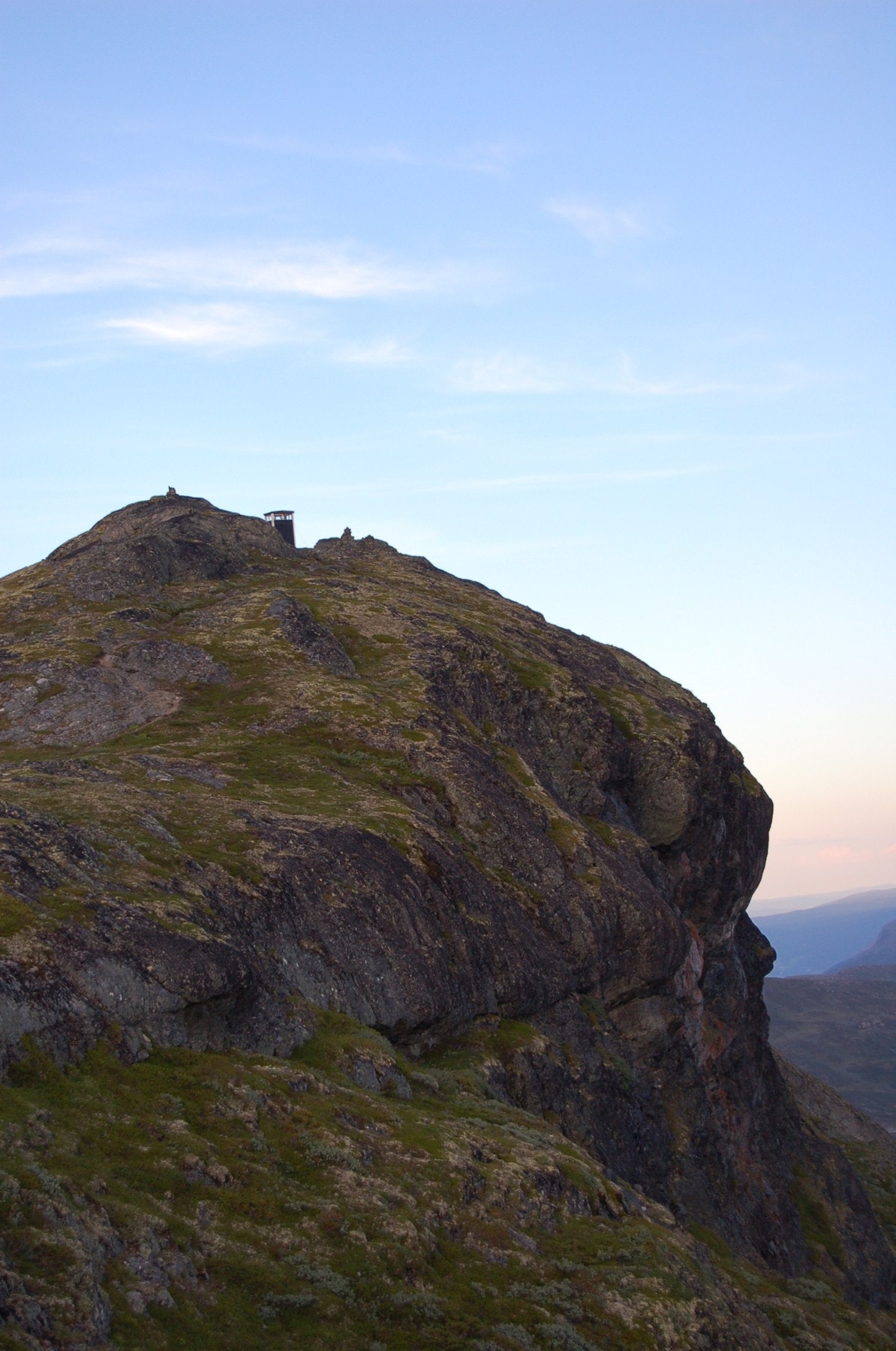 Ruvende og karakteristiske Stogønøse som ligger rett bak Nystuen er et populært turmål. Galleribilde