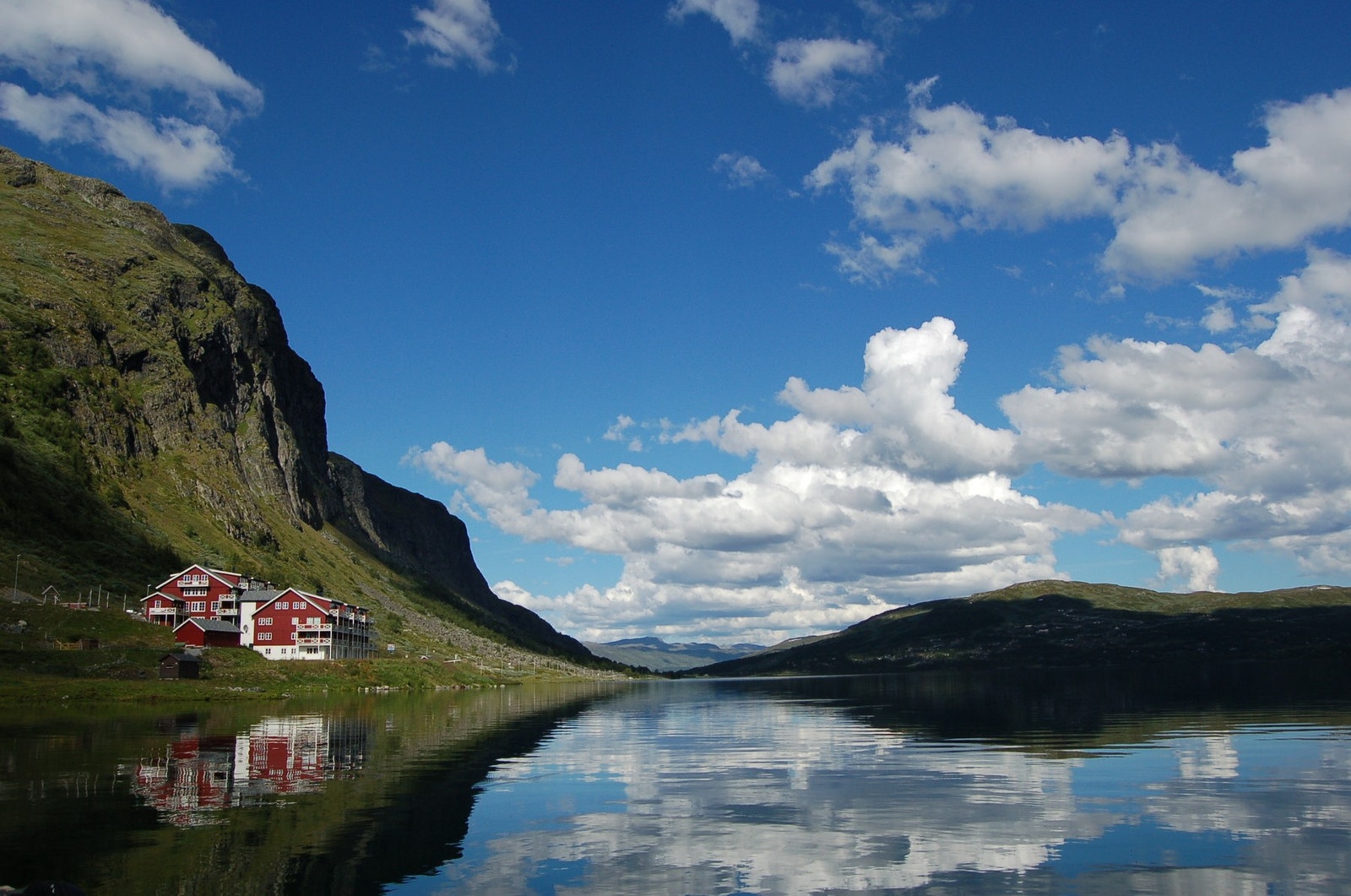Otrøvatnet og Nystuen Panorama en flott sommerdag. Galleribilde