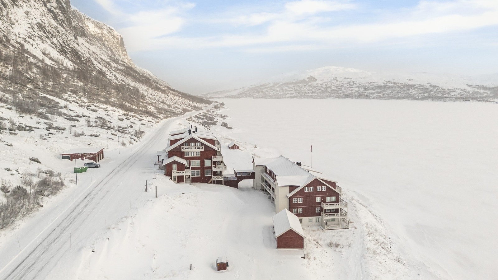 Rett utenfor denne ettromsleiligheten byr den vakre, ville naturen på fantastiske turmuligheter Galleribilde