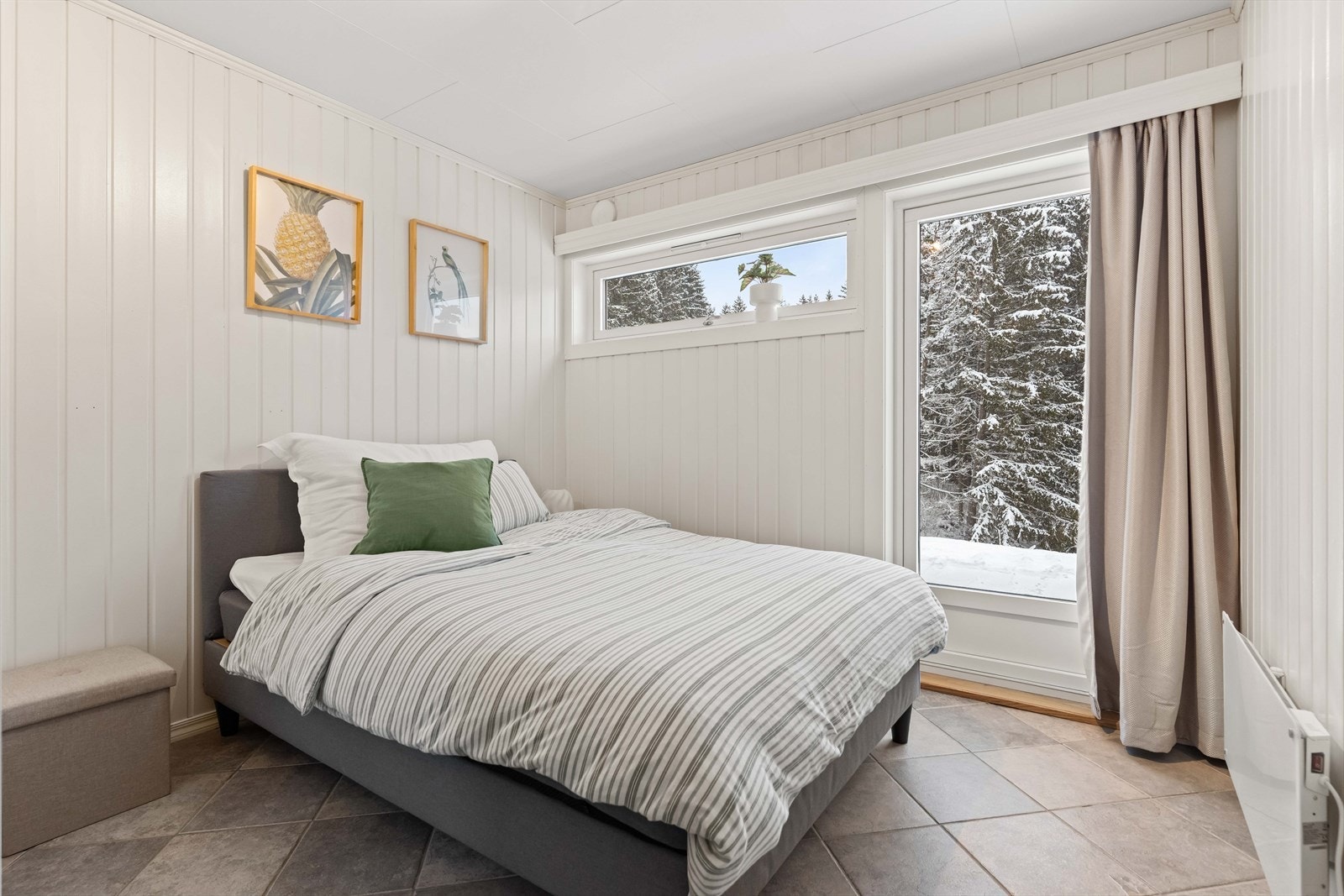 Soverom som egner seg godt som barnerom, gjesterom eller kontor. Galleribilde