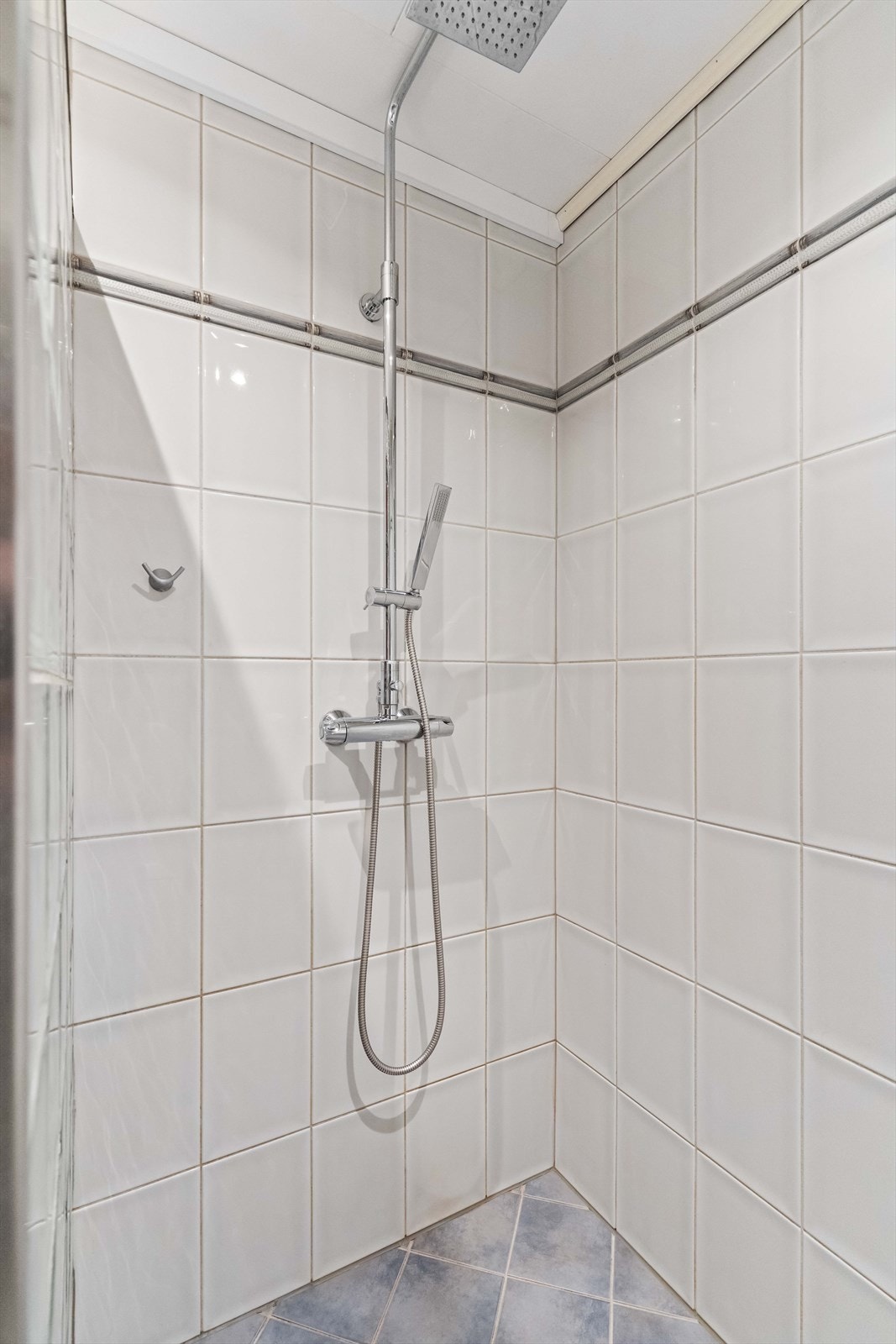 Separat dusjsone på badet. Galleribilde