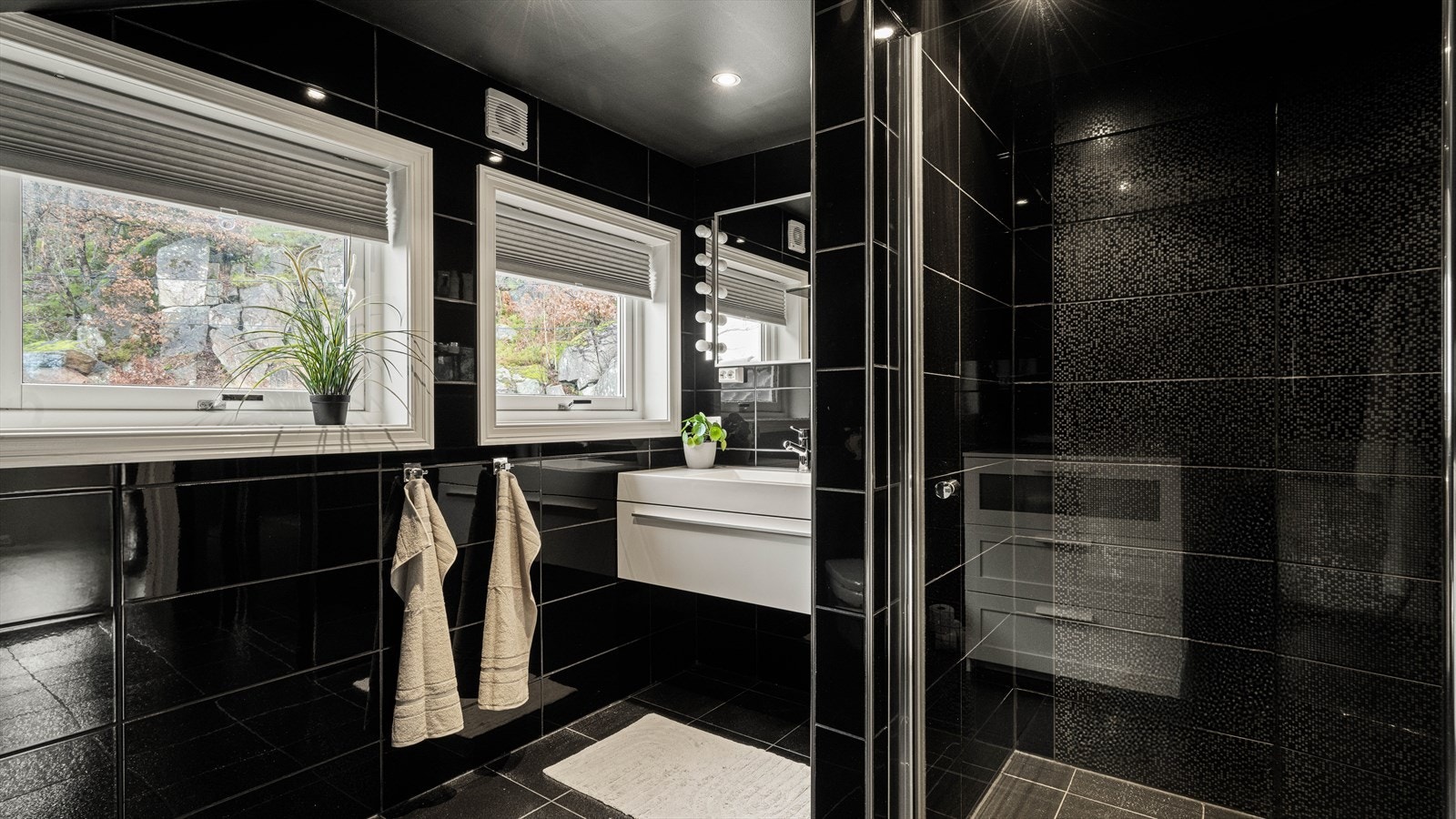 Bad tilhørende hovedsoverom i 2.etg. Galleribilde