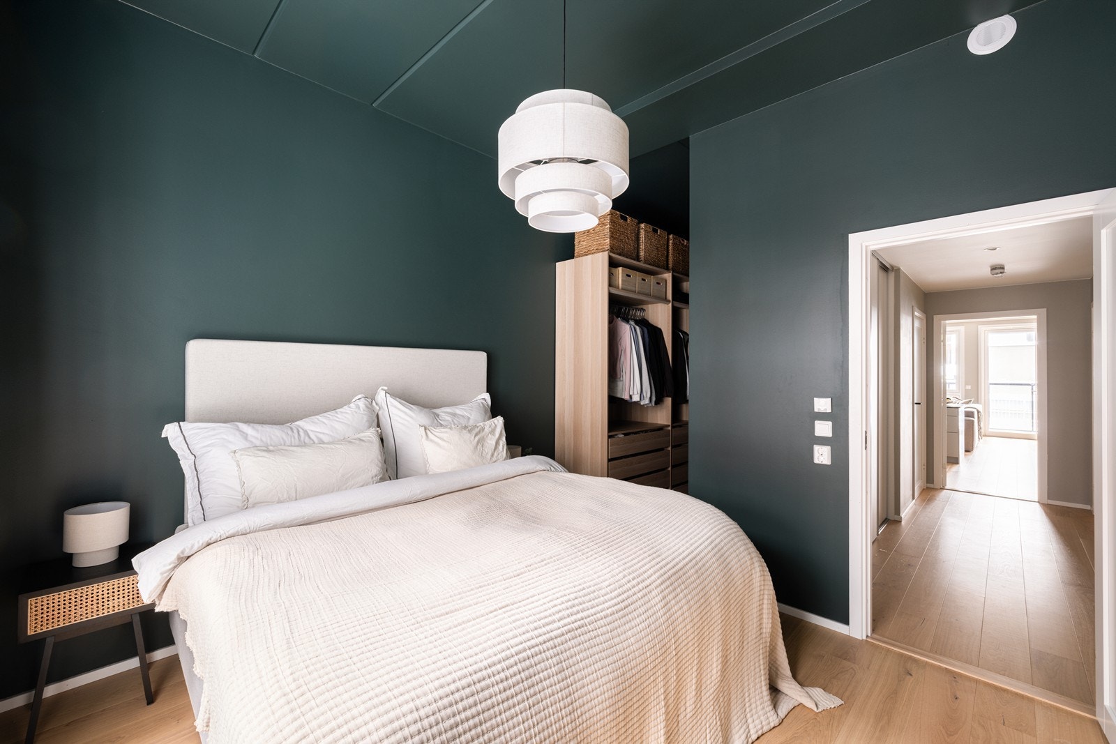 Walk in-closet - superpraktisk i hverdagen. Galleribilde