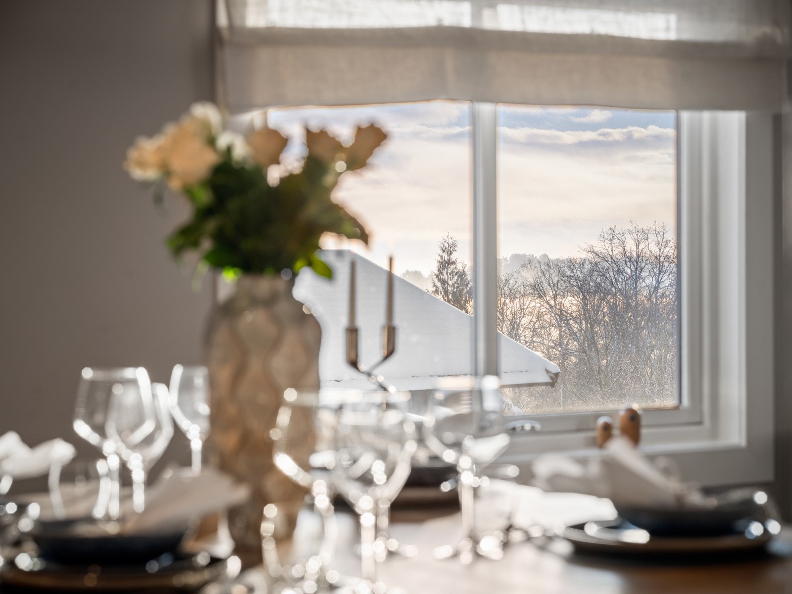 Flott utsikt fra kjøkkenvinduet. Galleribilde