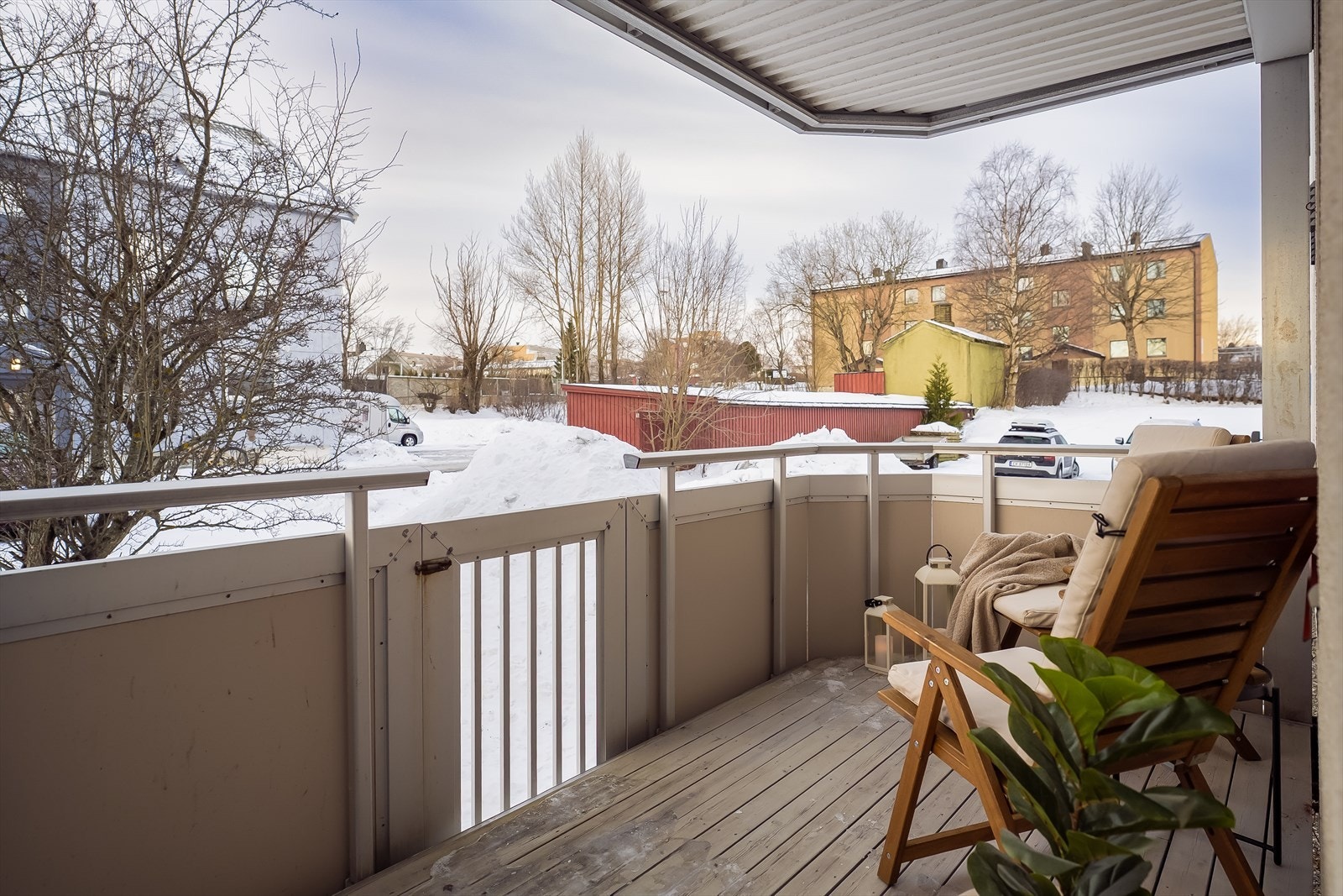 Leilighetens balkong er på 7,6m² og vender mot et rolig område. Galleribilde