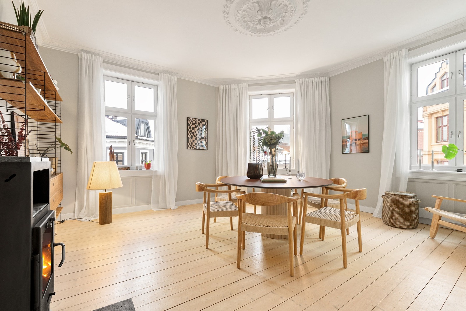 Velkommen til Seilduksgata 5B. En stor 3-roms hjørneleilighet med gjennomgående og fleksibel planløsning med lys inn fra tre sider. Foto: Trond Walsø. Galleribilde