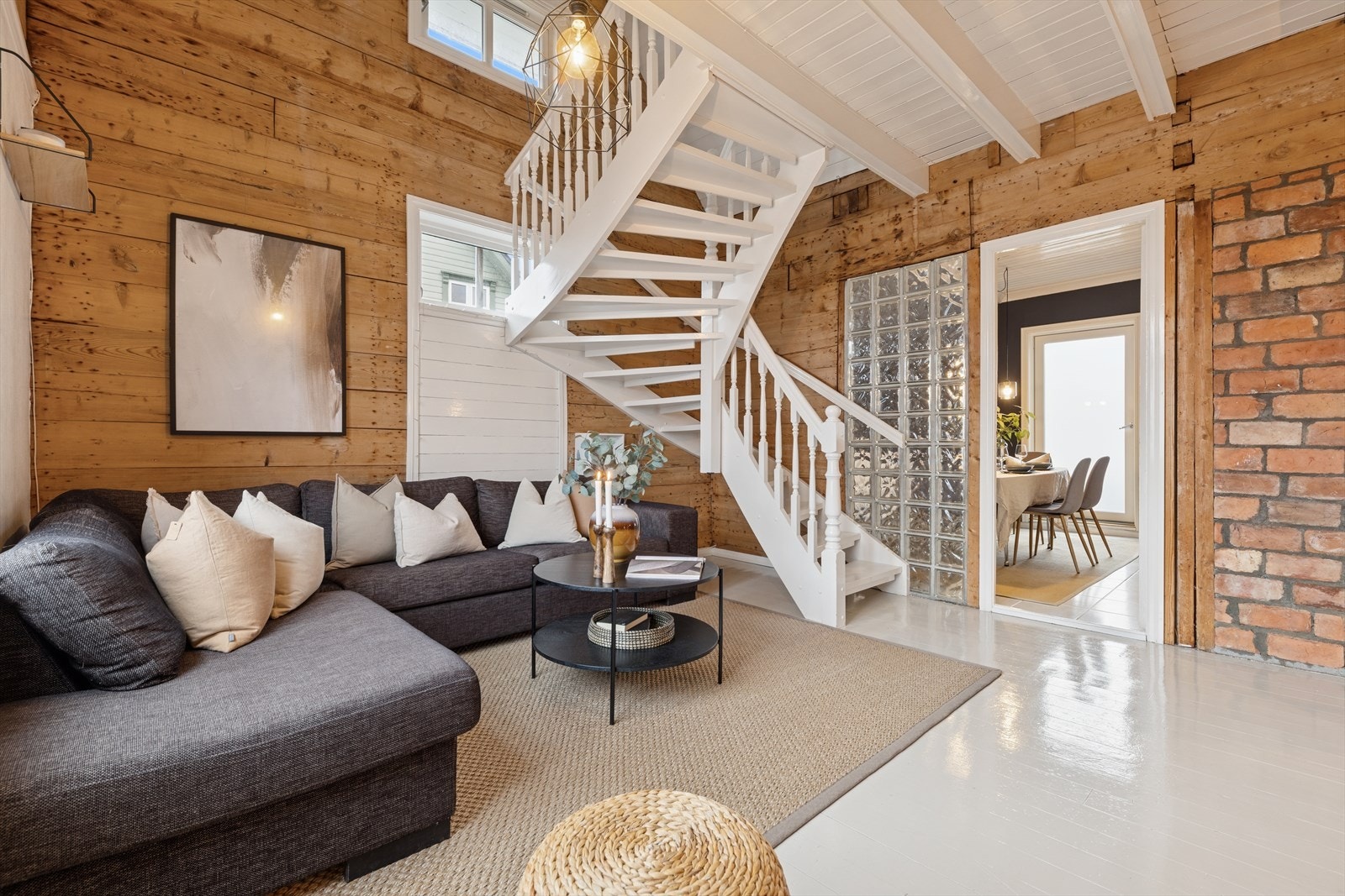 Kaptein Langes gate 9 ligger attraktivt til i et sentralt og populært boligområde på Våland, i kort avstand til Stavanger sentrum. Galleribilde