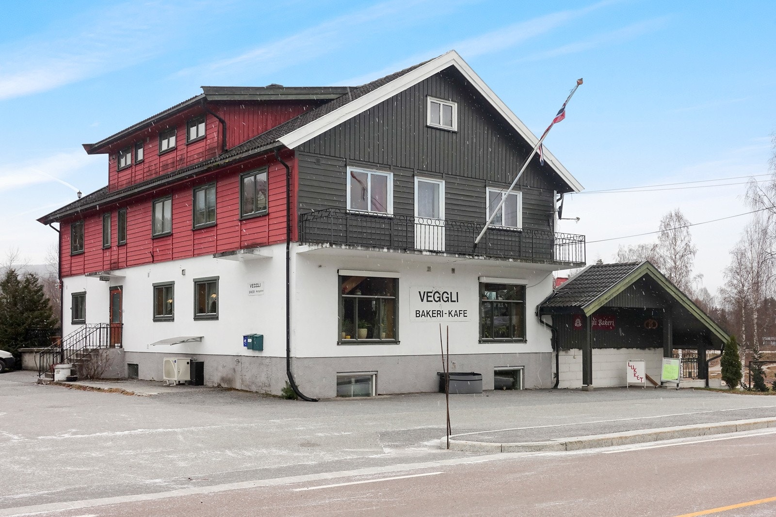 Ta gjerne turen innom Veggli bakeri for god servering og hygge. Galleribilde