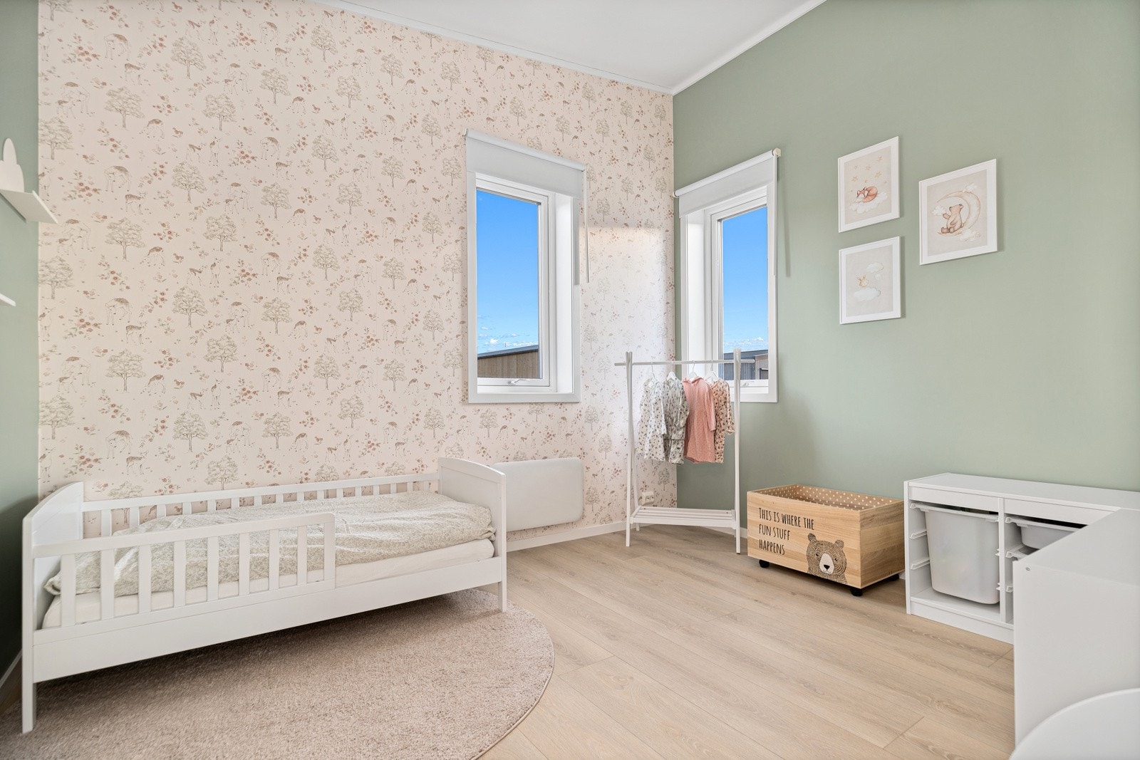 Alle soverommene har en god størrelse og det er god plass til dobbeltseng, nattbord og garderobe. Galleribilde