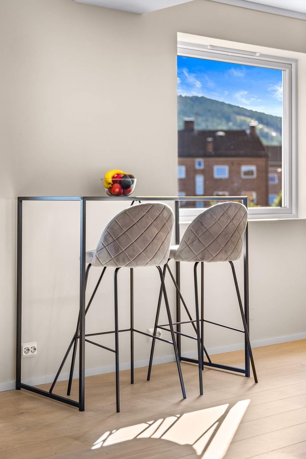 Plass til hyggelig spiseplass på kjøkkenet Galleribilde