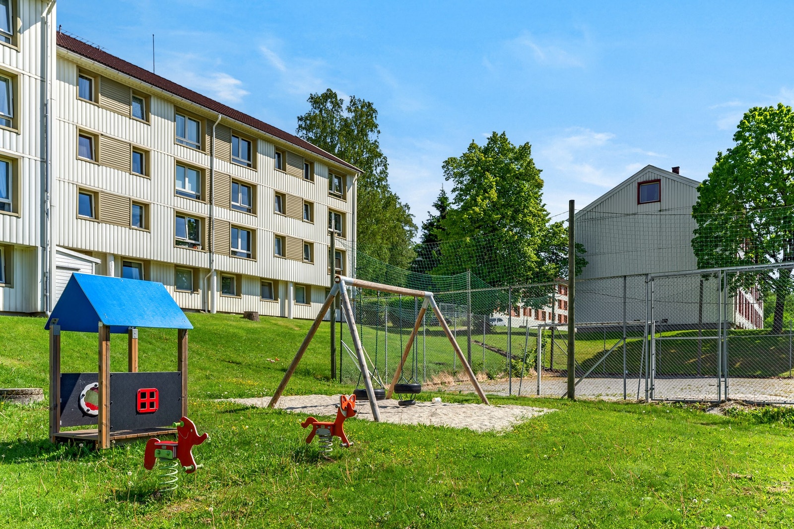 Sommerbilder fra borettslaget Galleribilde