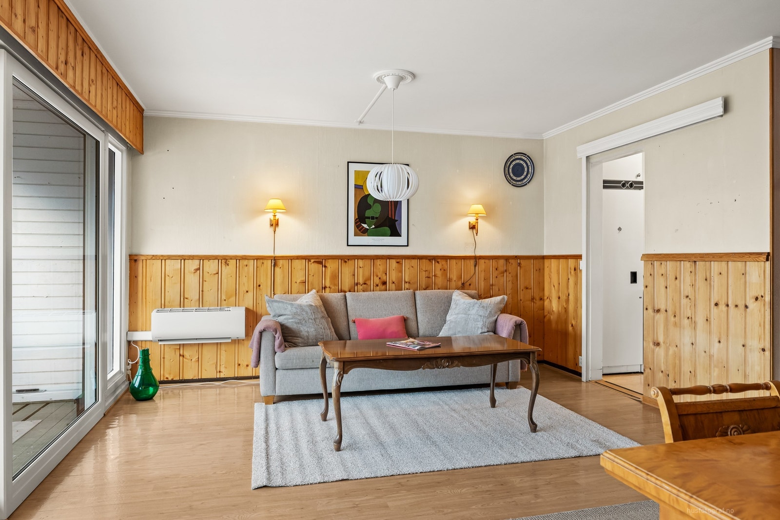 Fra stuen er det utgang til en platting Galleribilde