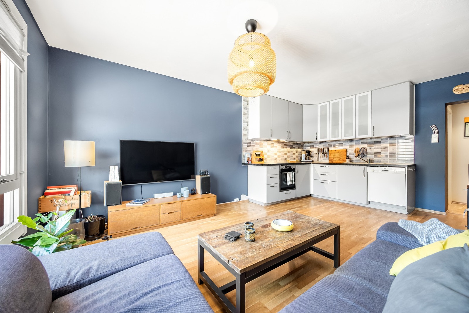 Leiligheten ligger i et sentralt og etablert boligområde på Hauketo i Oslo kommune. Fyringsforbud i leiligheten Galleribilde