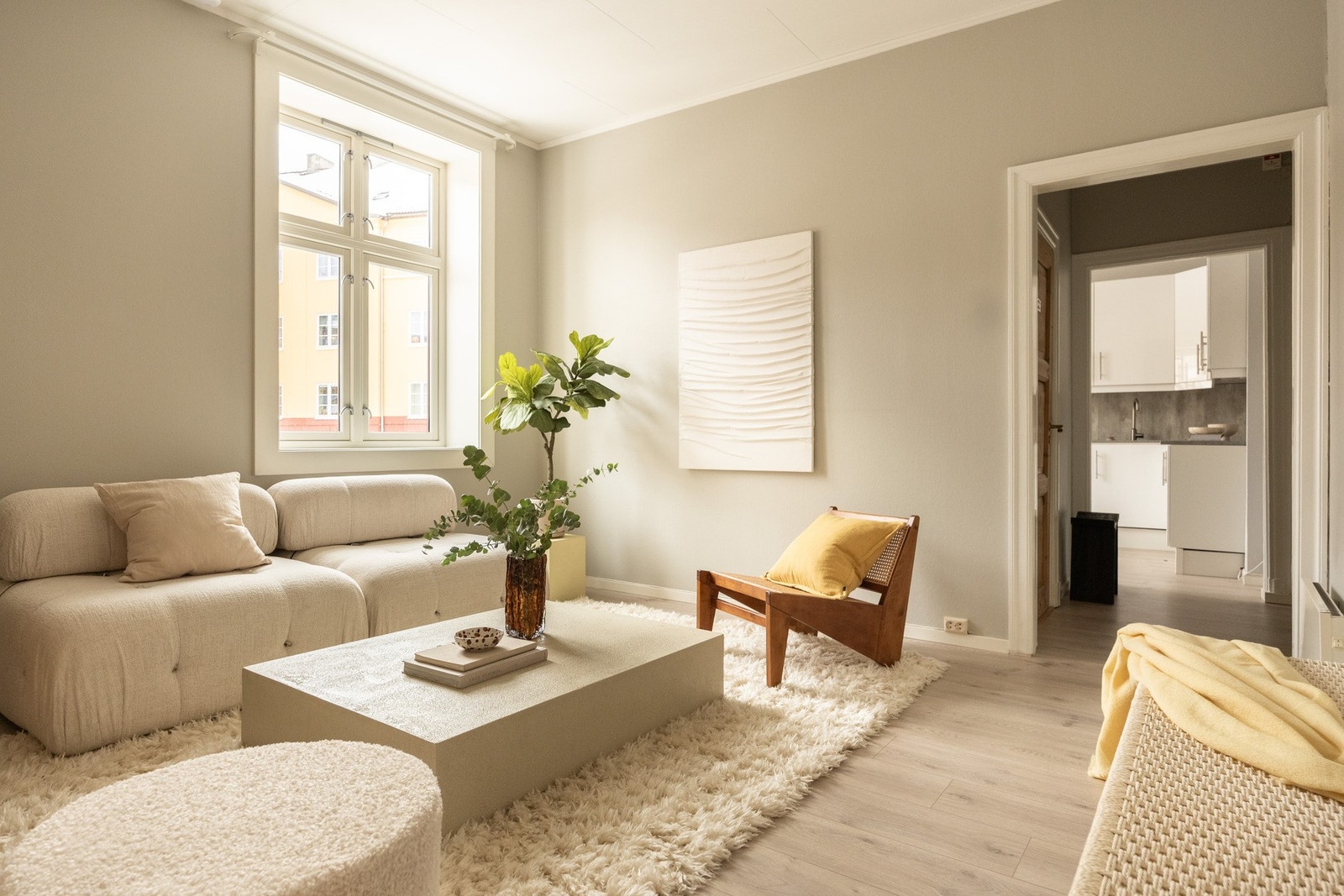 Leiligheten er lys og delikat med moderne fargevalg. Galleribilde